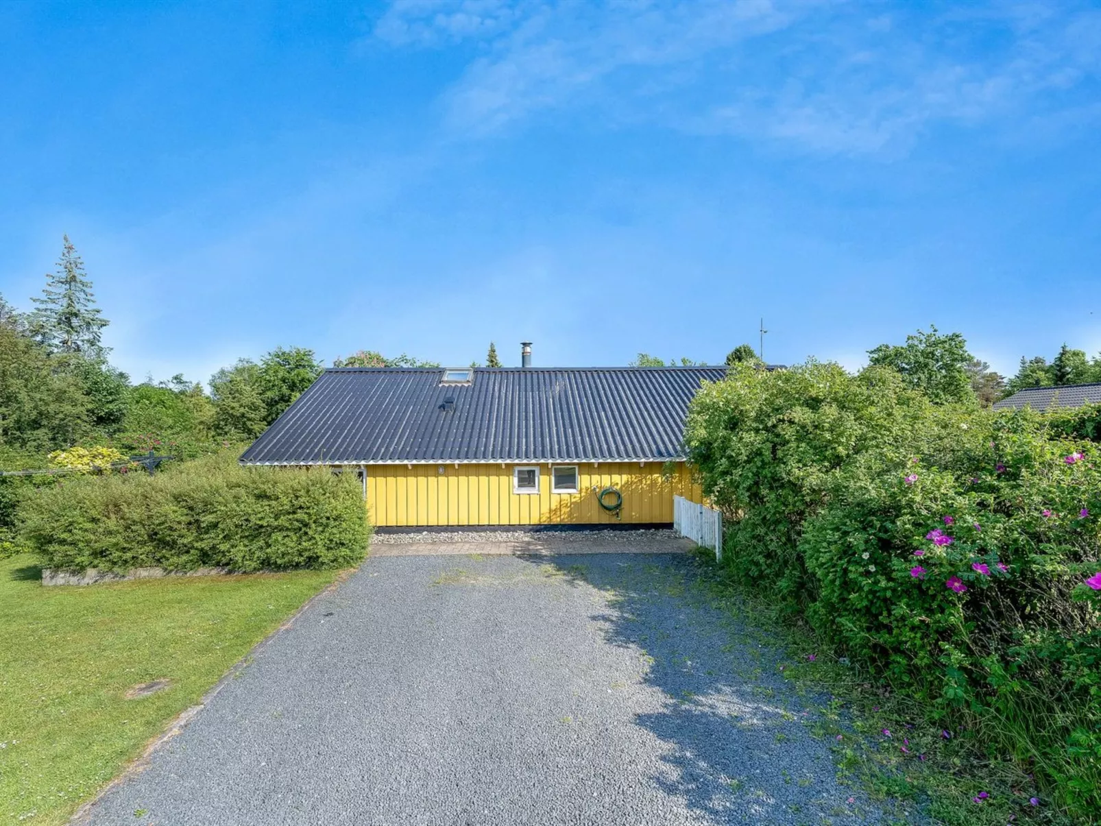 "Guja" - 250m from the sea-Draußen