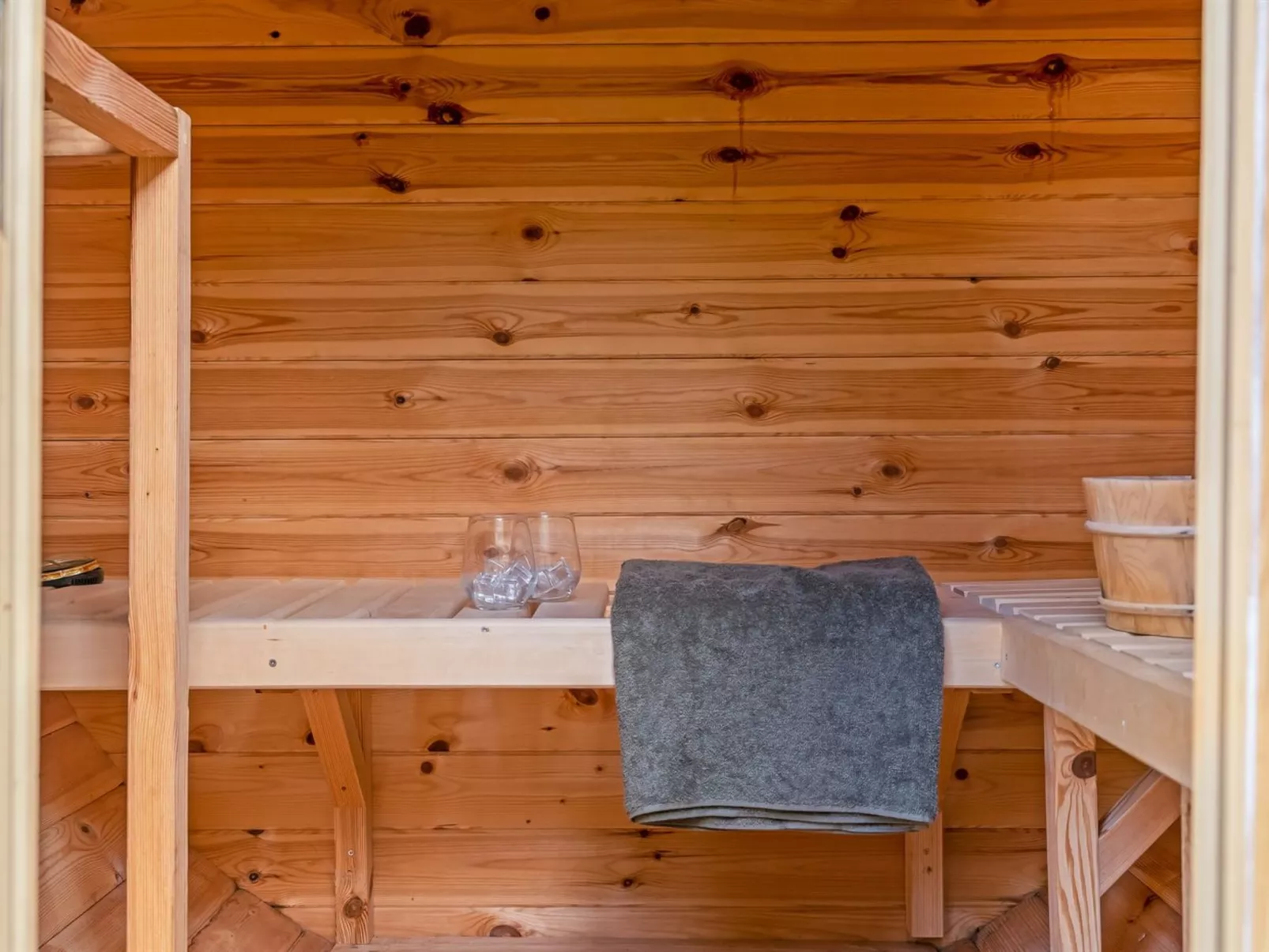 "Neli" - 850m to the fjord