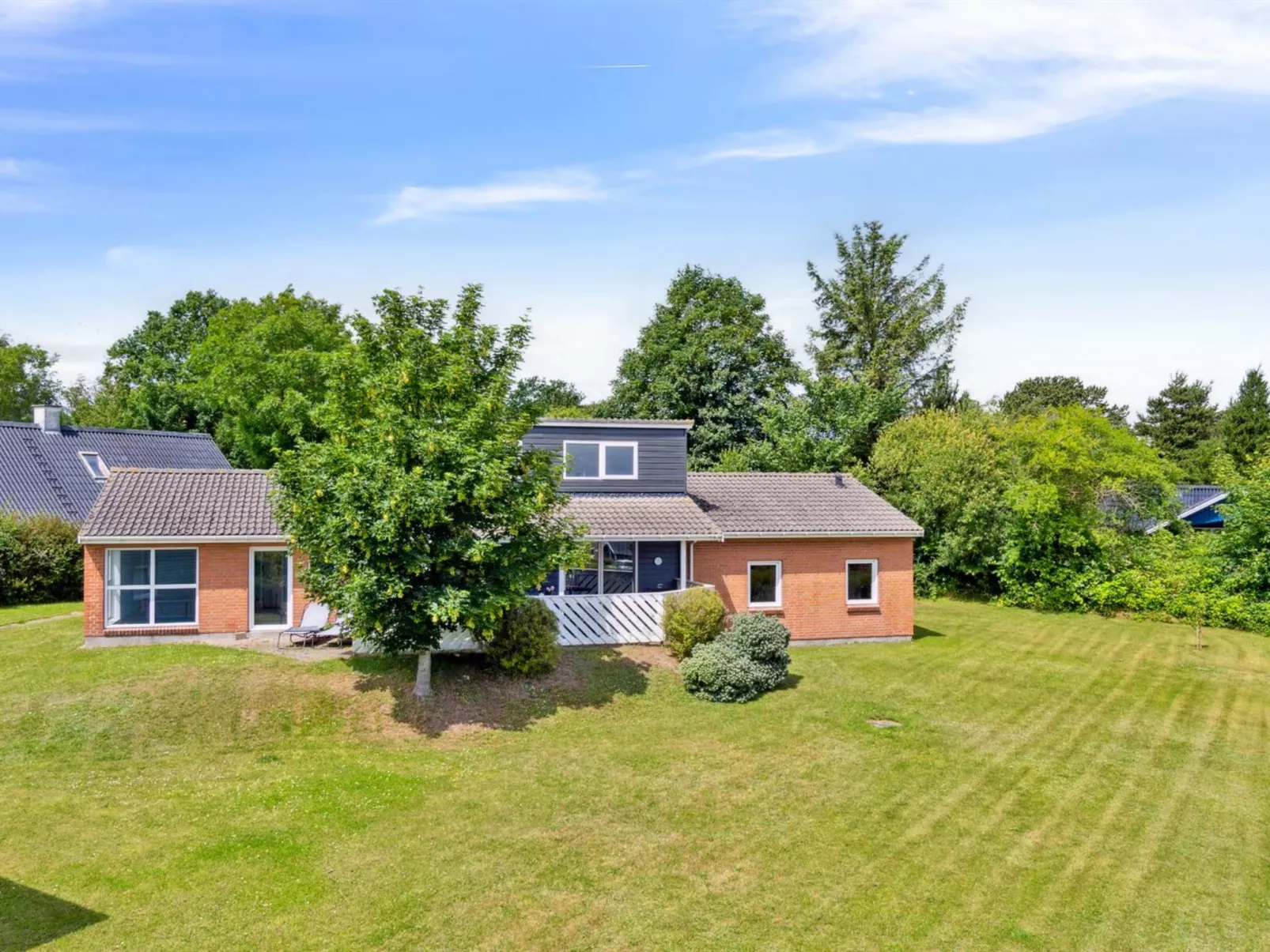 "Svenn" - 300m from the sea