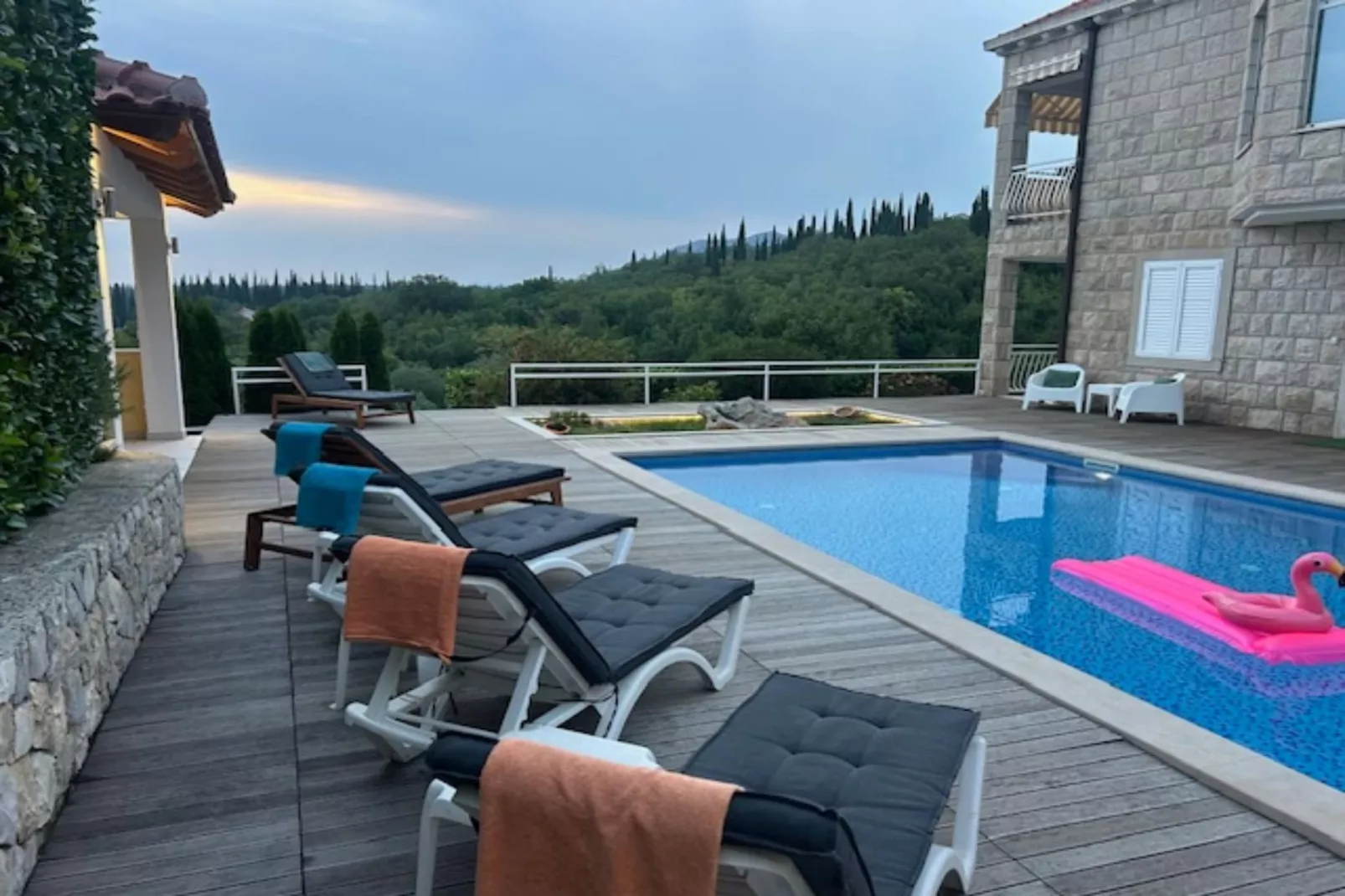 Villa Oasis Cypress - Three Bedroom Villa with Terrace and Swimming Pool-Schwimmbad