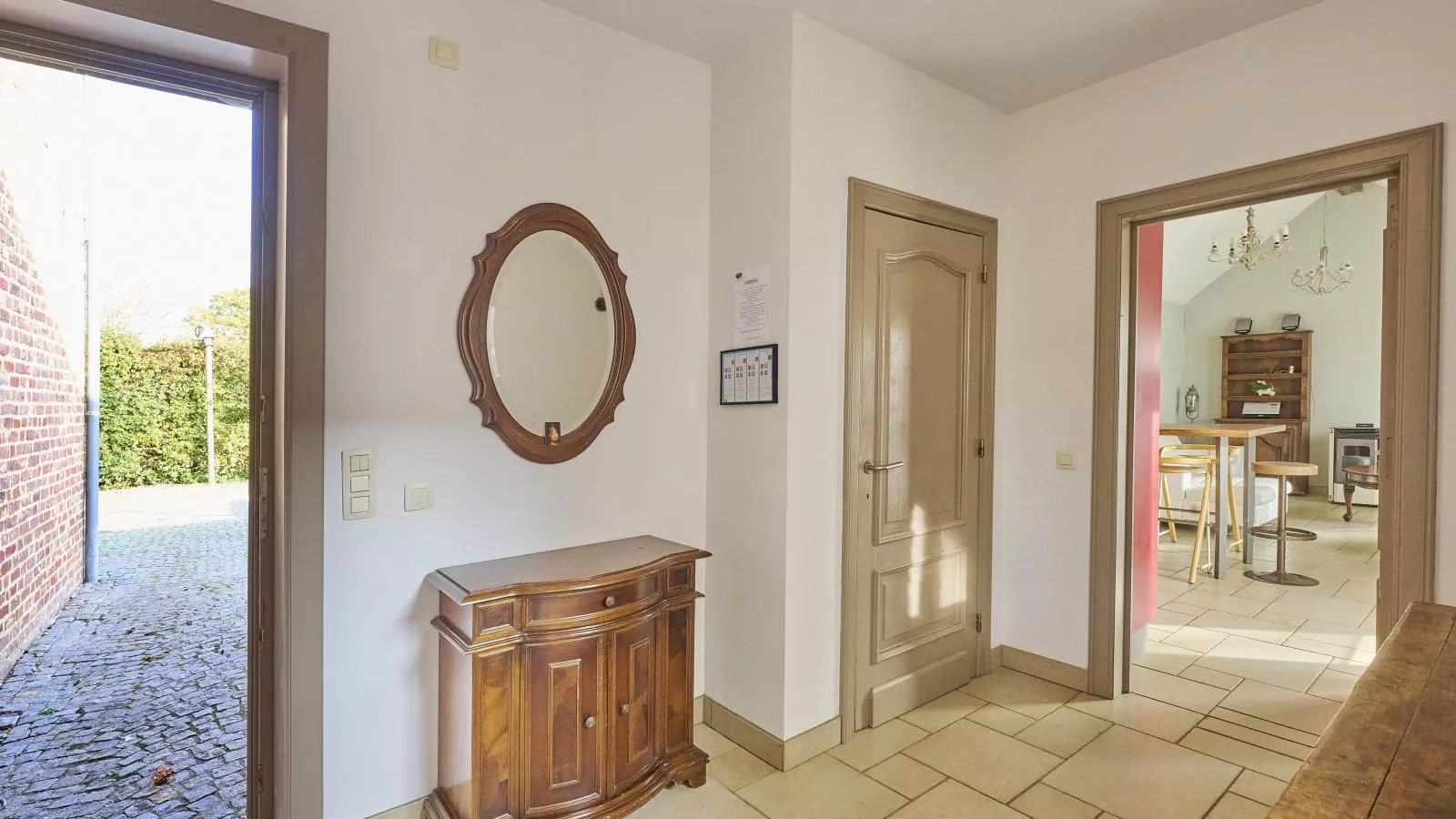 Quanto B-Empfangshalle