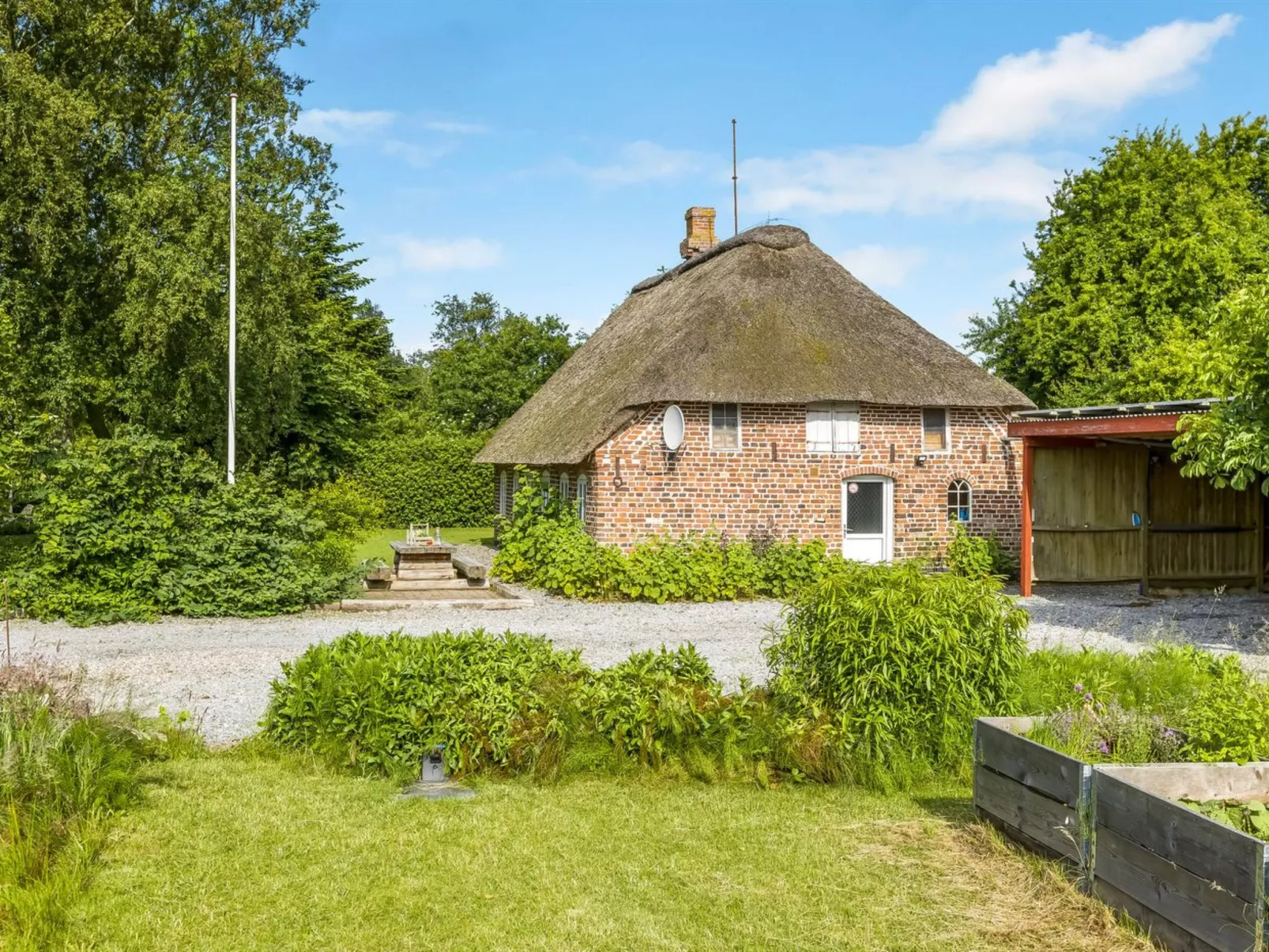 "Tuki" - 10km from the sea