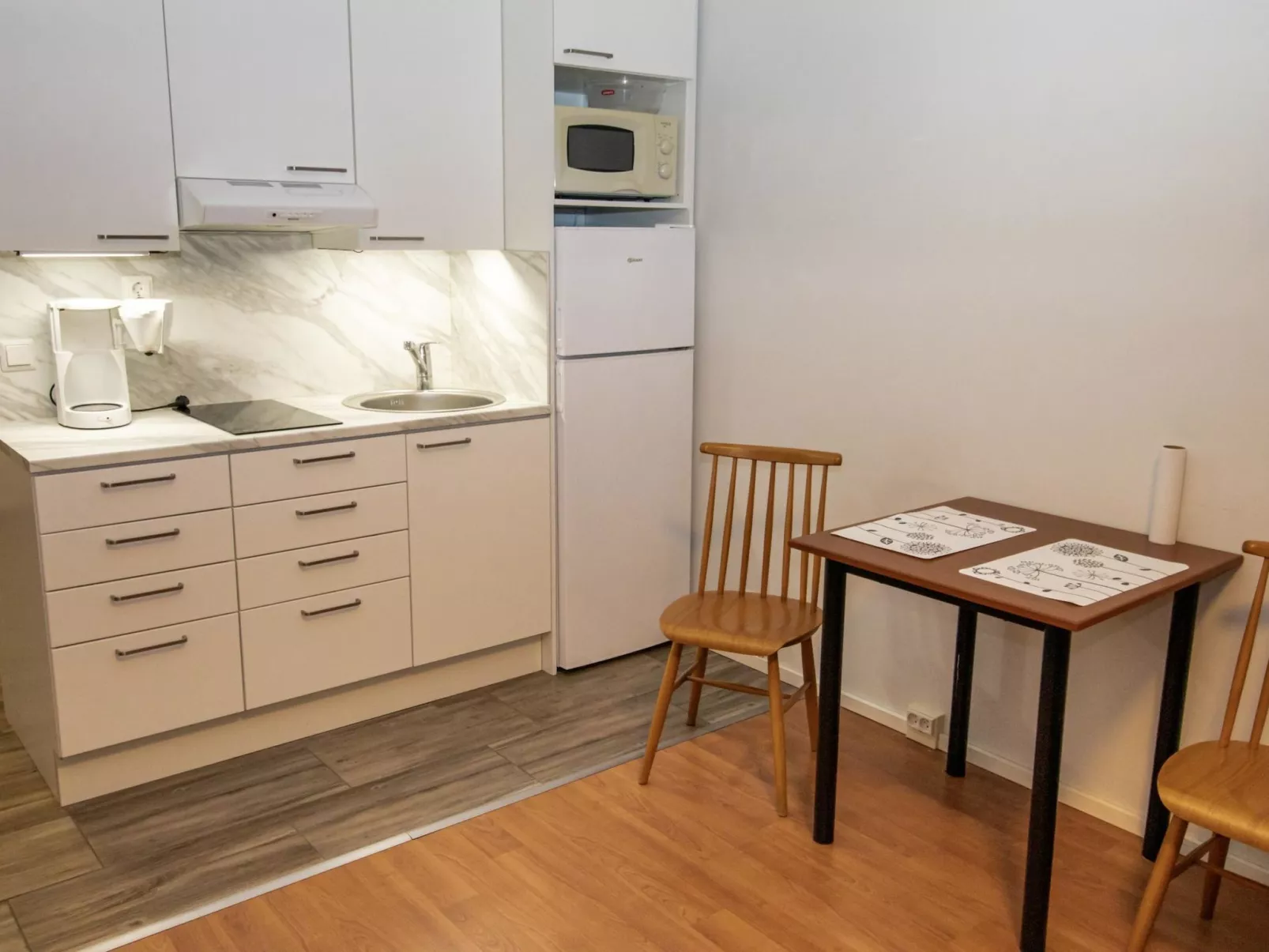 Kylpylä-hotelli, huone 152