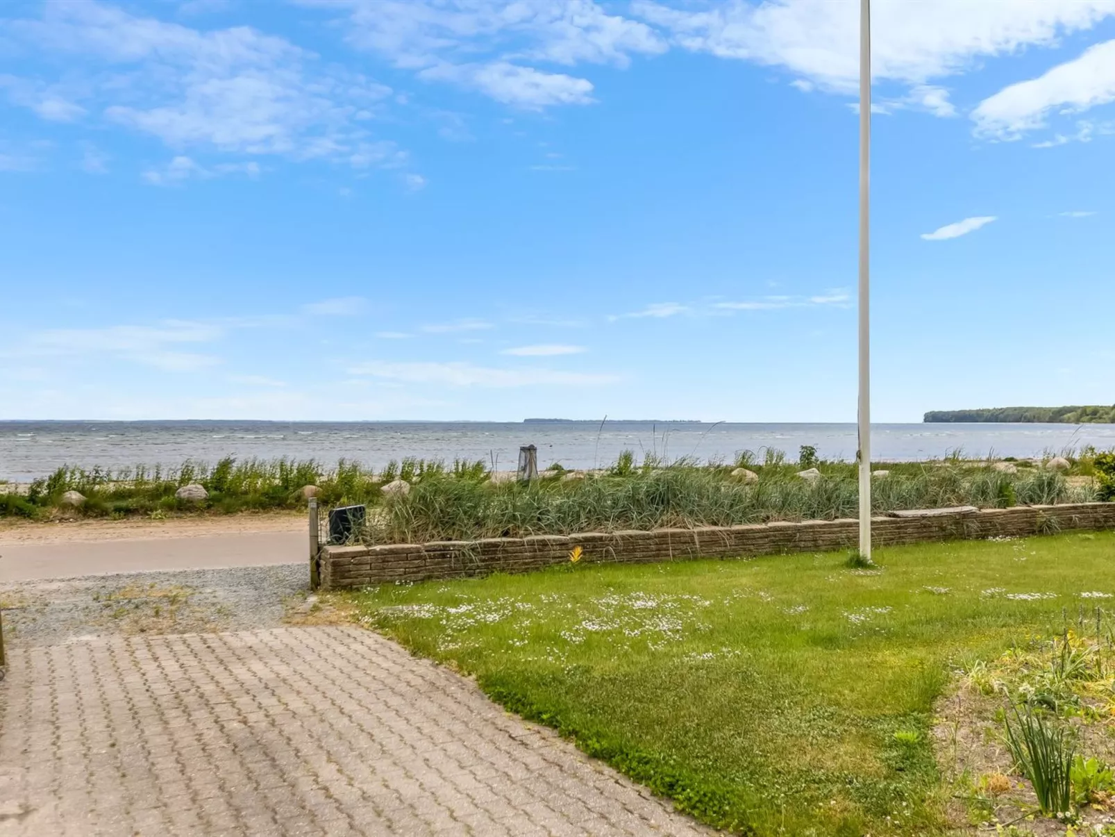 "Cornelius" - 30m from the sea-Draußen