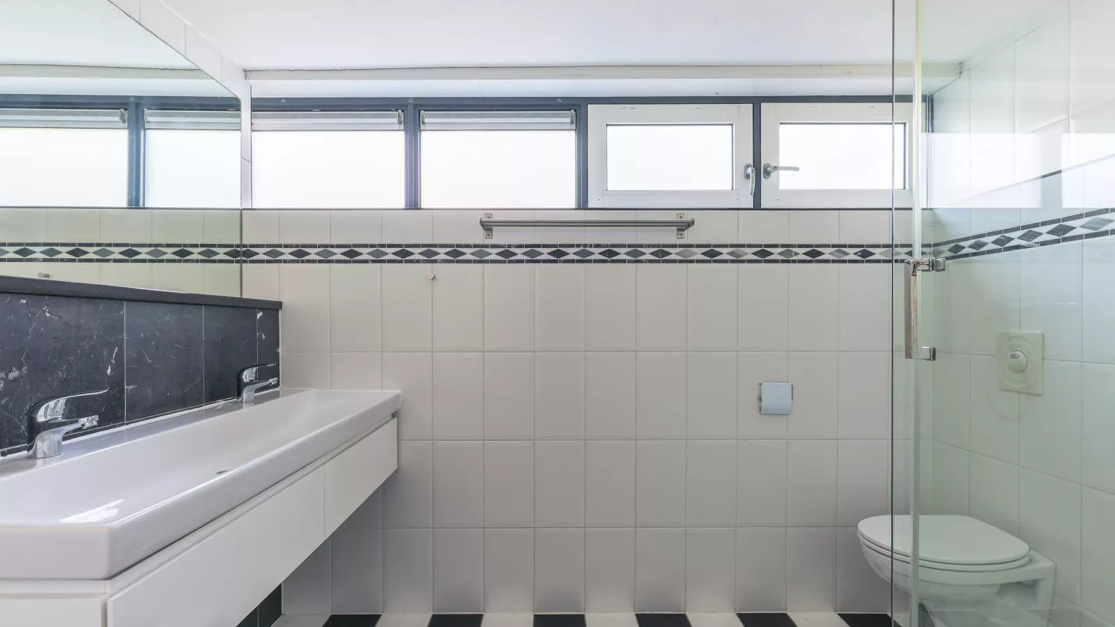 Woonark De Woude-Bathroom