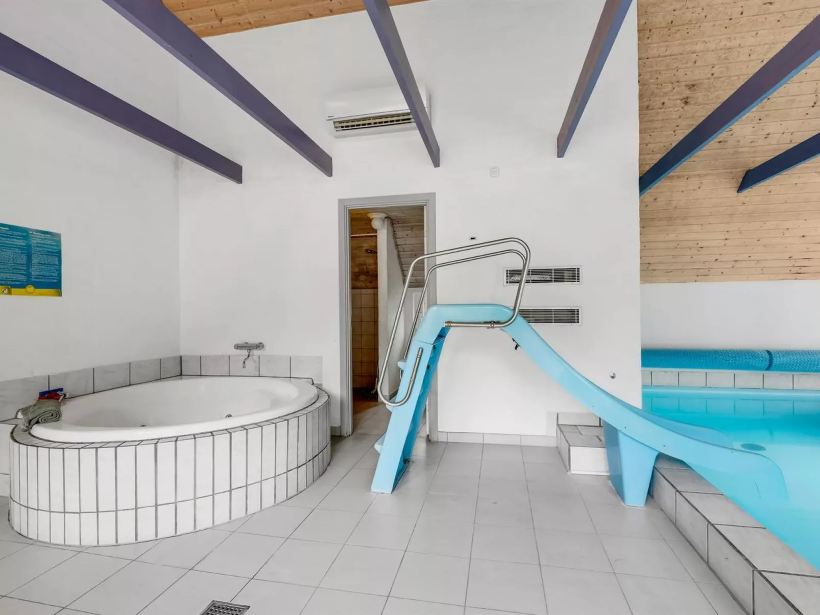 "Ulf" - 2km from the sea