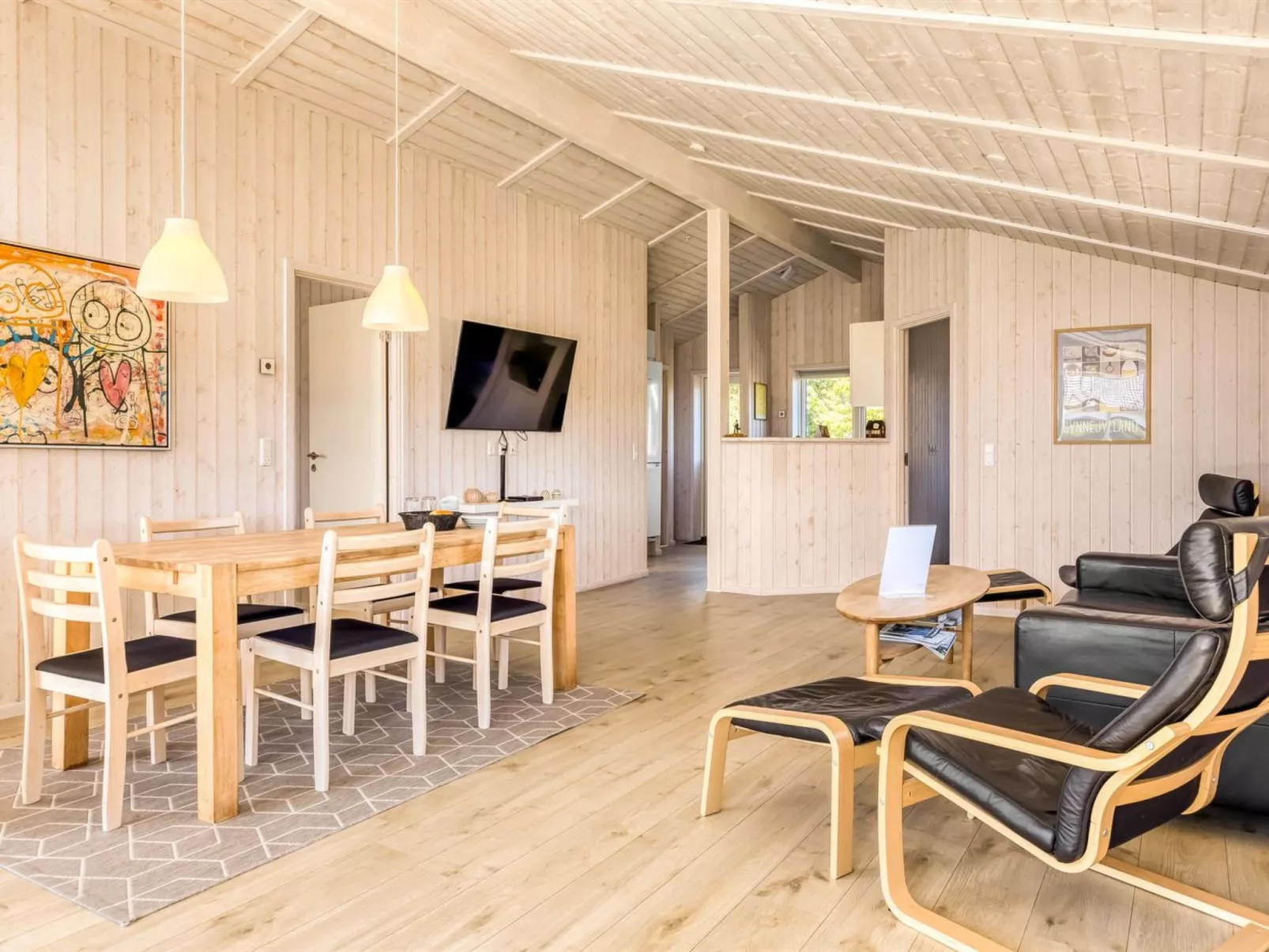 "Ariadne" - 400m from the sea