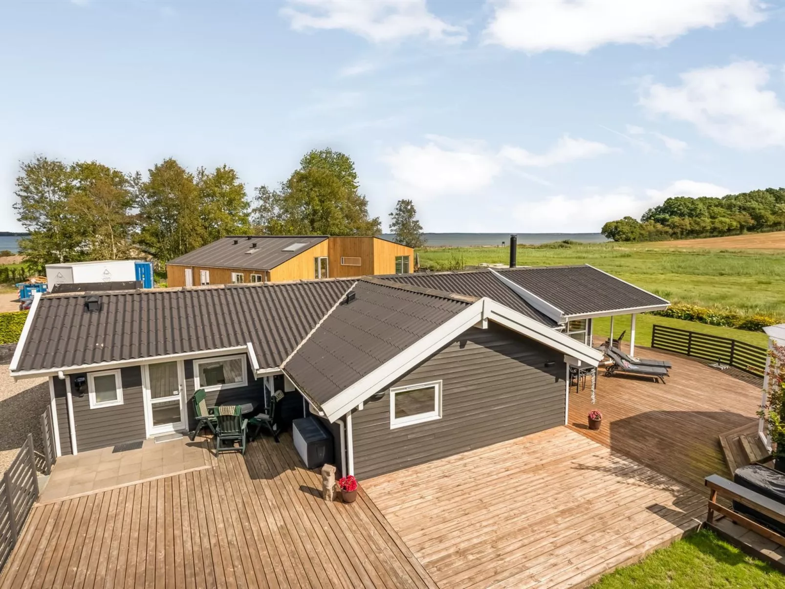 "Eisa" - 75m from the sea