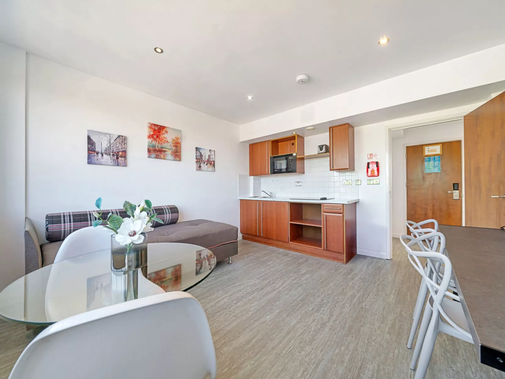 Roland House - Two Bedroom