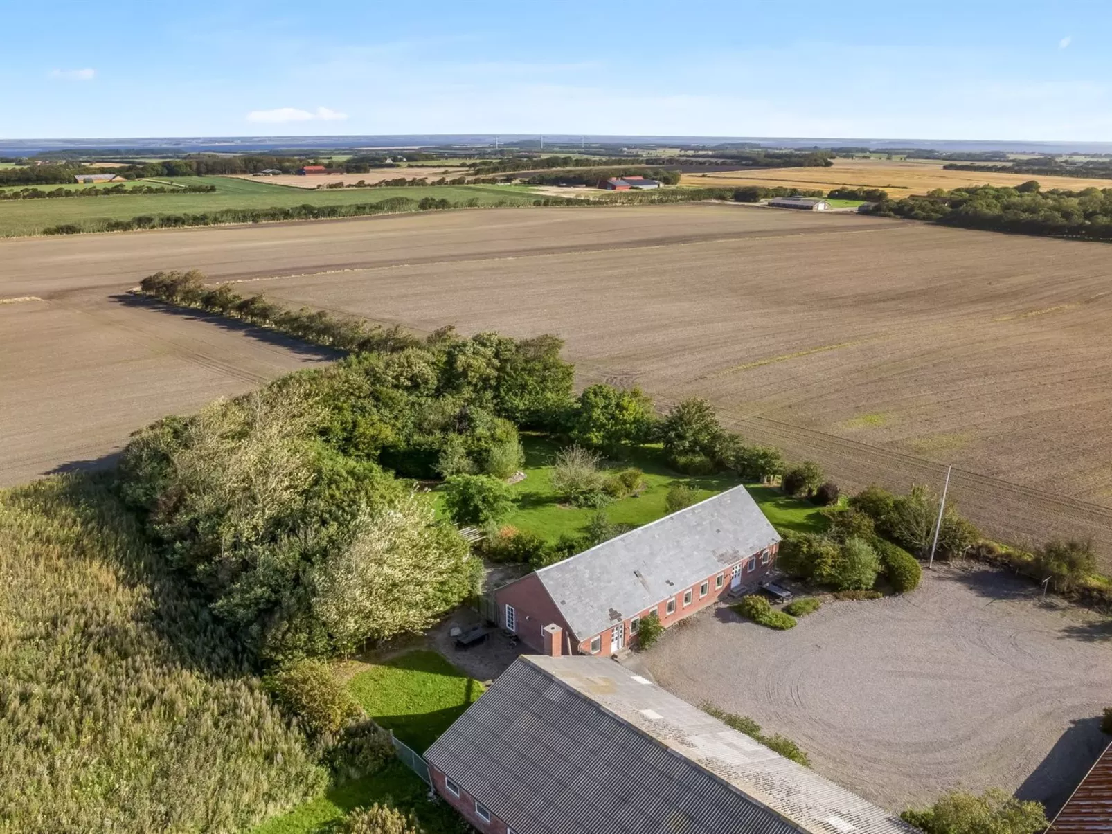 "Nette" - 2km to the fjord