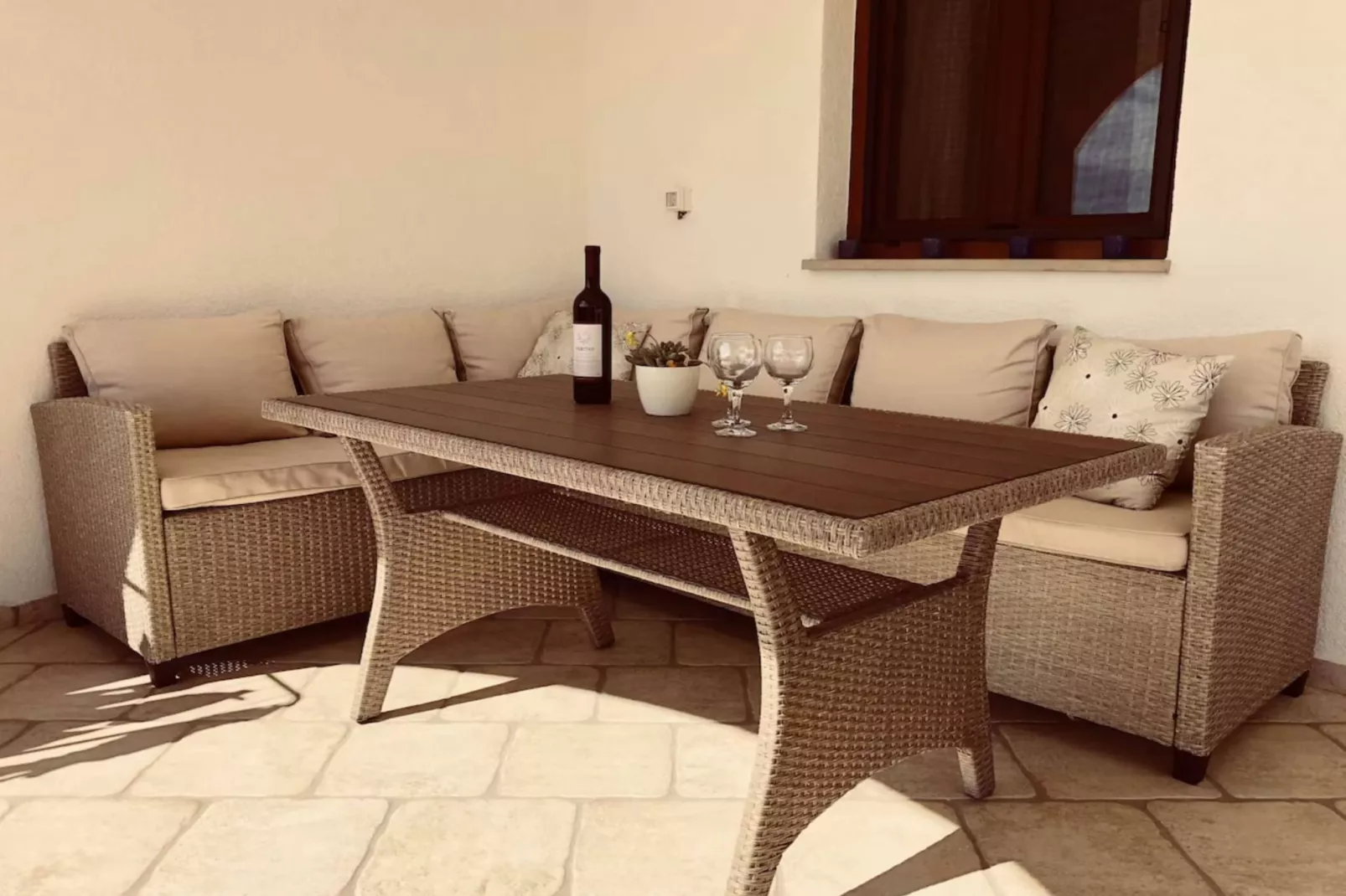 Villa Oliva - Two Bedroom Villa with Terrace and Swimming pool