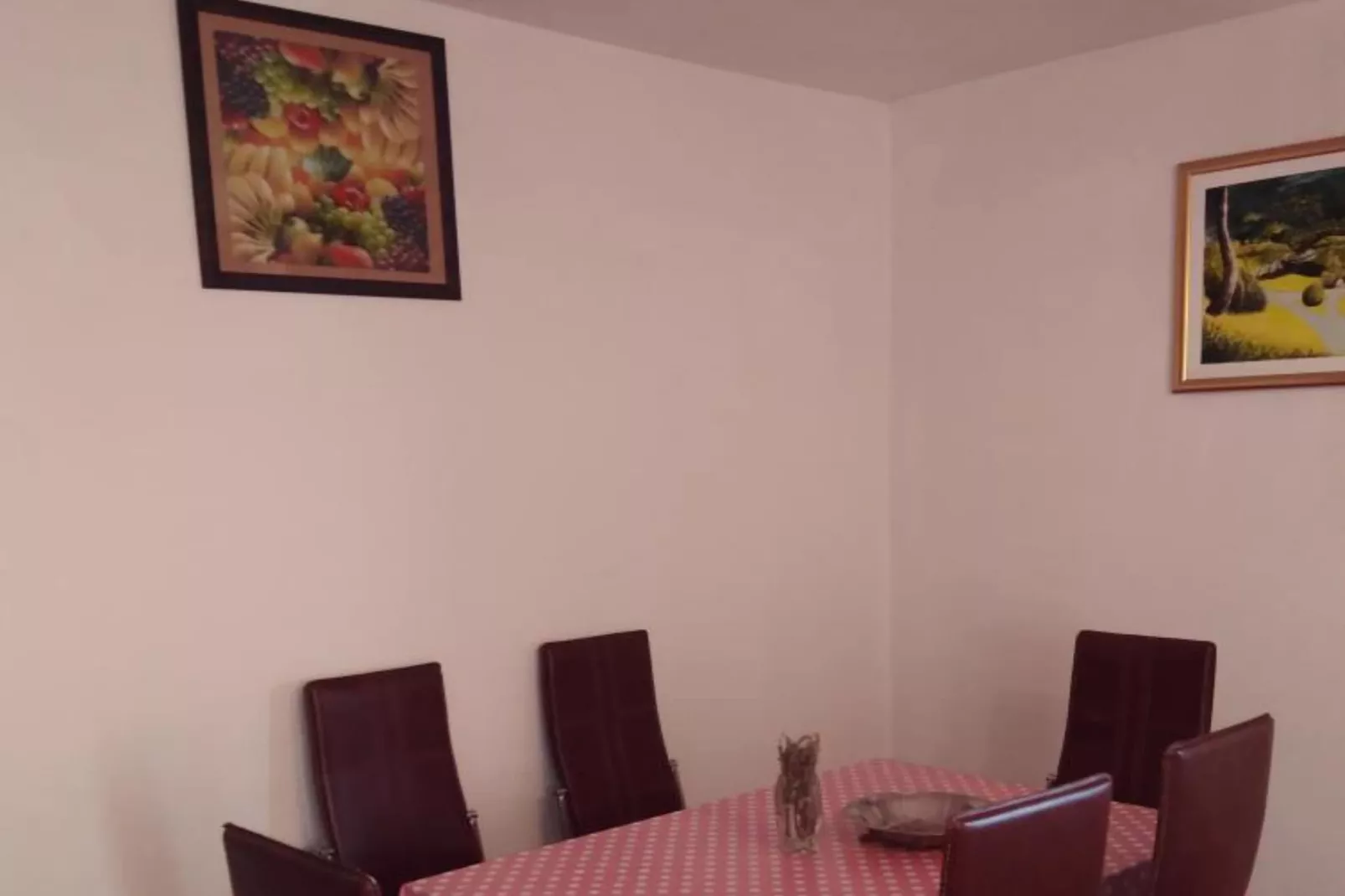Three-Bedroom Apartment-Dining room