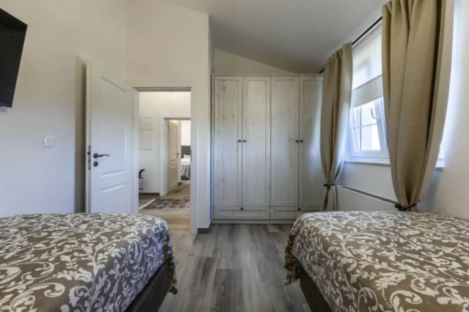 RUSTIC VILLA PEROSA WITH HEATED POOL