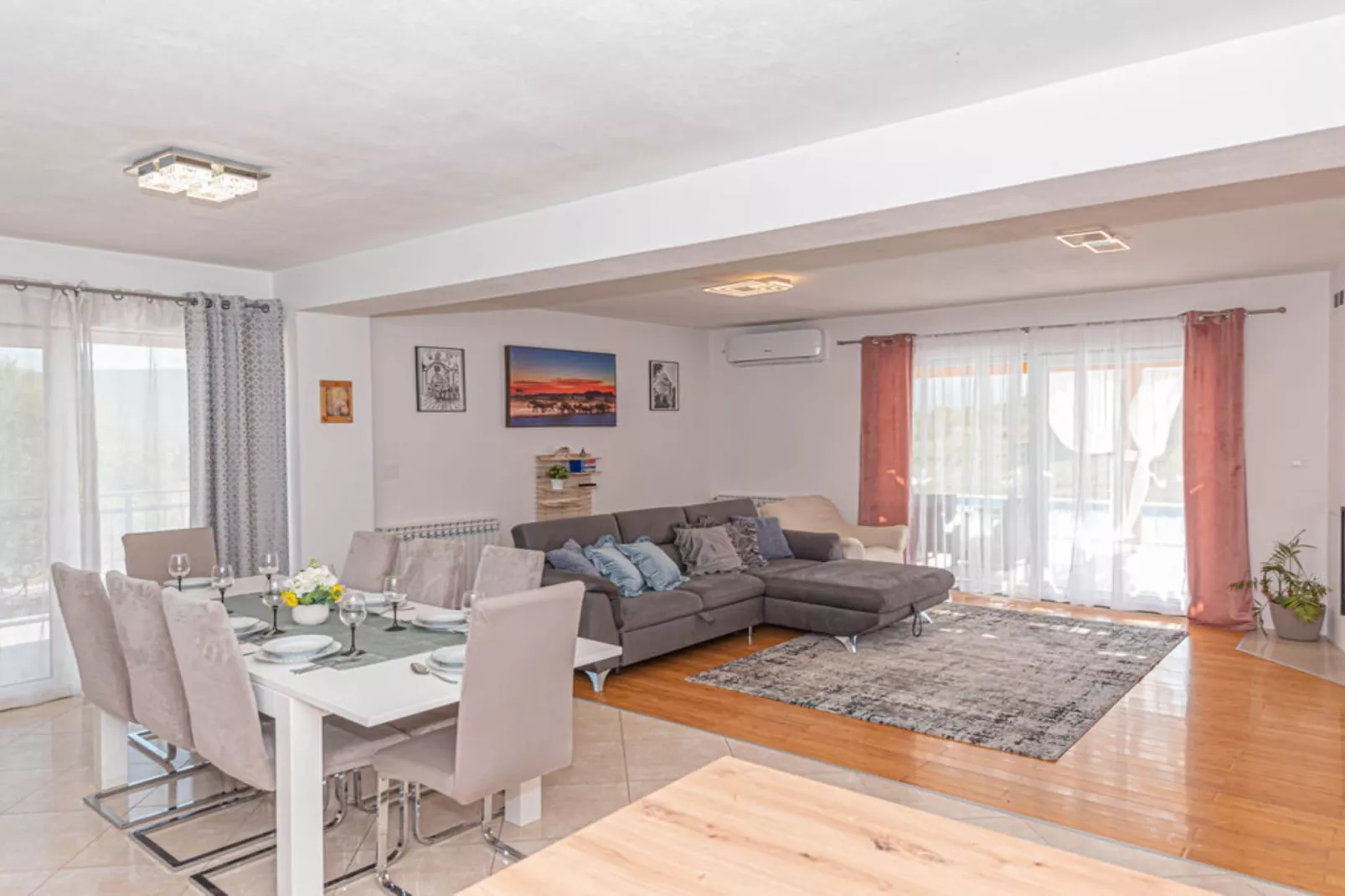 Villa Maria with Outdoor Pool - Five Bedroom Villa with Outdoor Pool