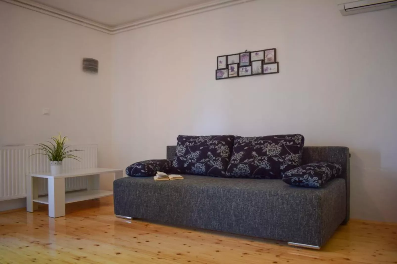 Zevnik Quiet Retreat with Stunning Views and Equestrian Activities - One Bedroom Apartment