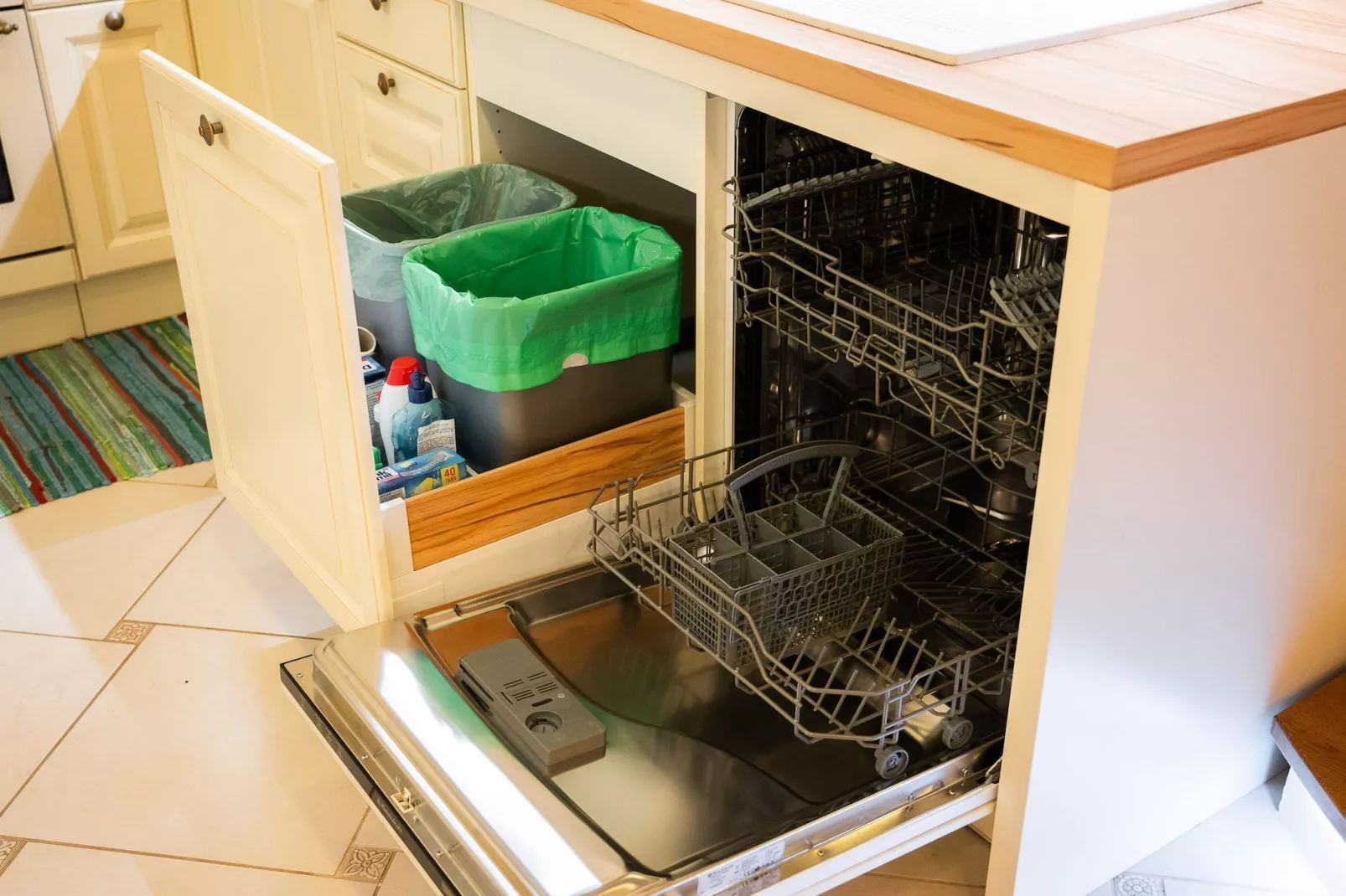 Secluded Escape Hilltop Villa with Hot-Tub - Two Bedroom Villa with Hot-Tub