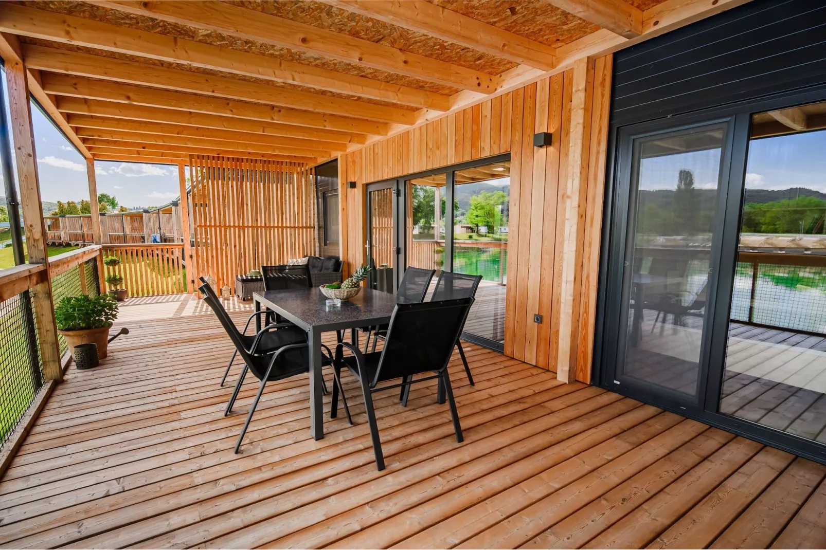 Lakeside Luxury Retreat Mobile Homes with Thermal Riviera Tickets - Three Bedroom Mobile Home  15\/015