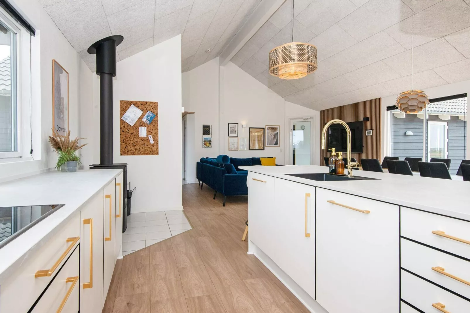 Luxury Retreat by the Sea - By Traum Ferienwohnungen-Indoor