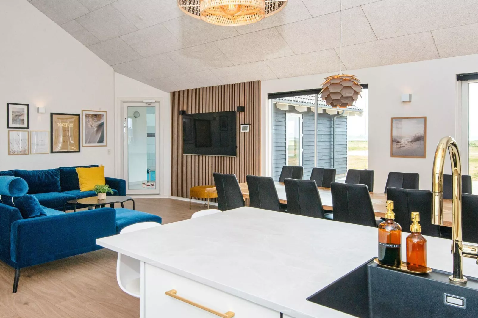 Luxury Retreat by the Sea - By Traum Ferienwohnungen-Indoor