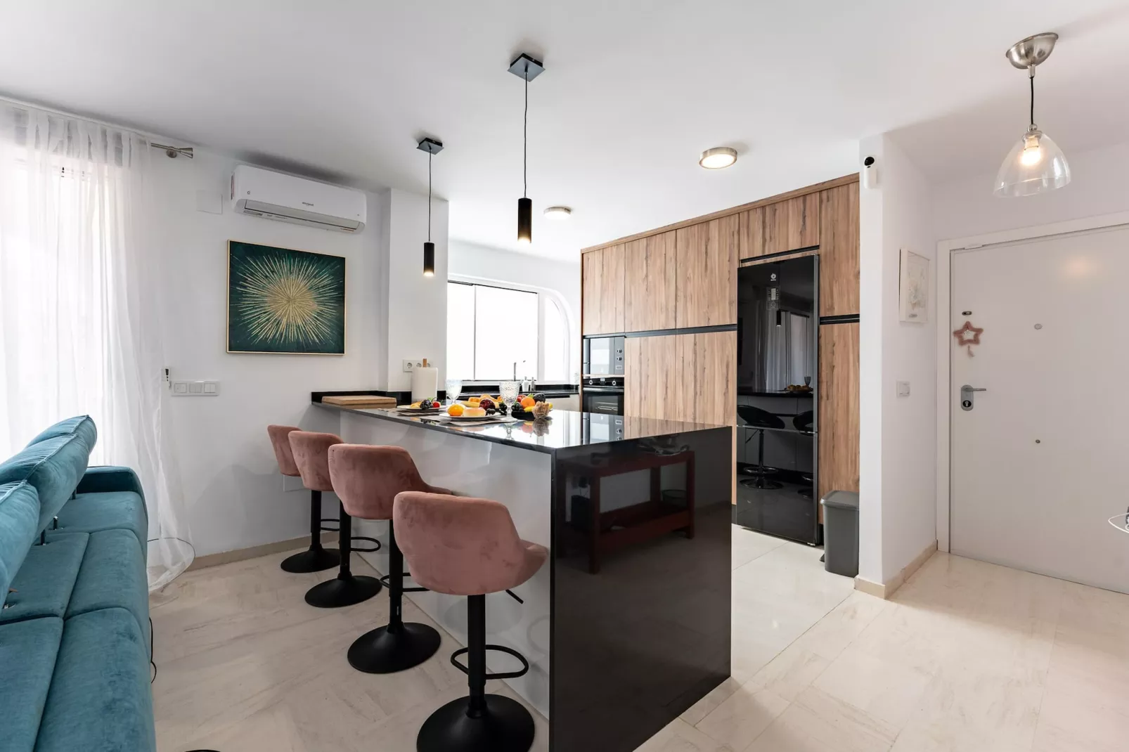 CT 376 - Faro's Calypso Duplex Penthouse - Walking distance to Beach