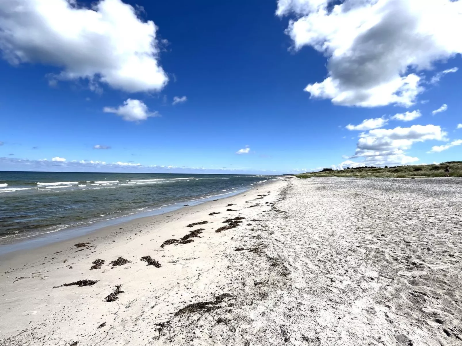 "Ellenora" - 1.7km from the sea