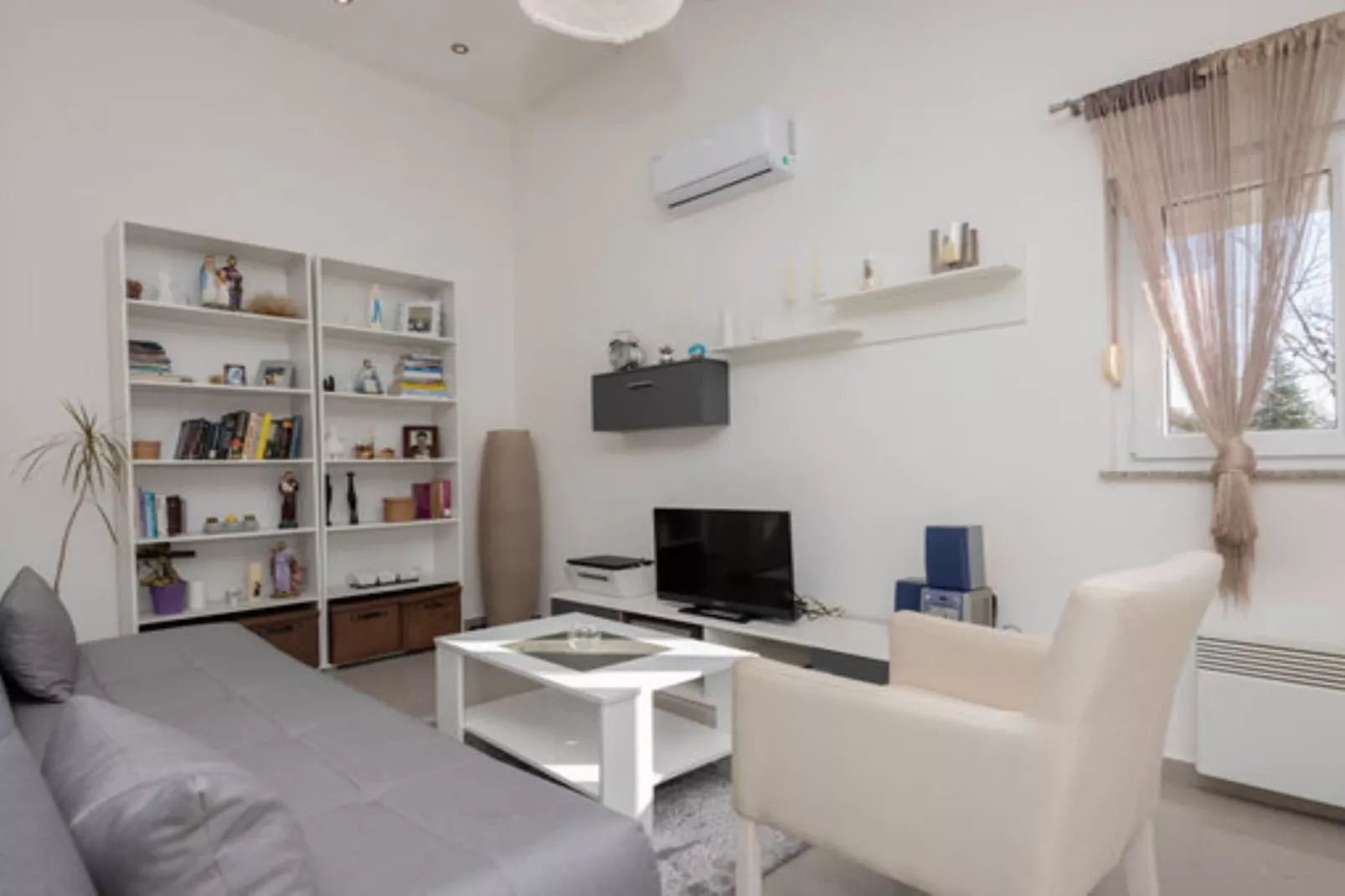 Charming Villa Nina with Pool - Four Bedroom Villa With Terrace and Swimming pool