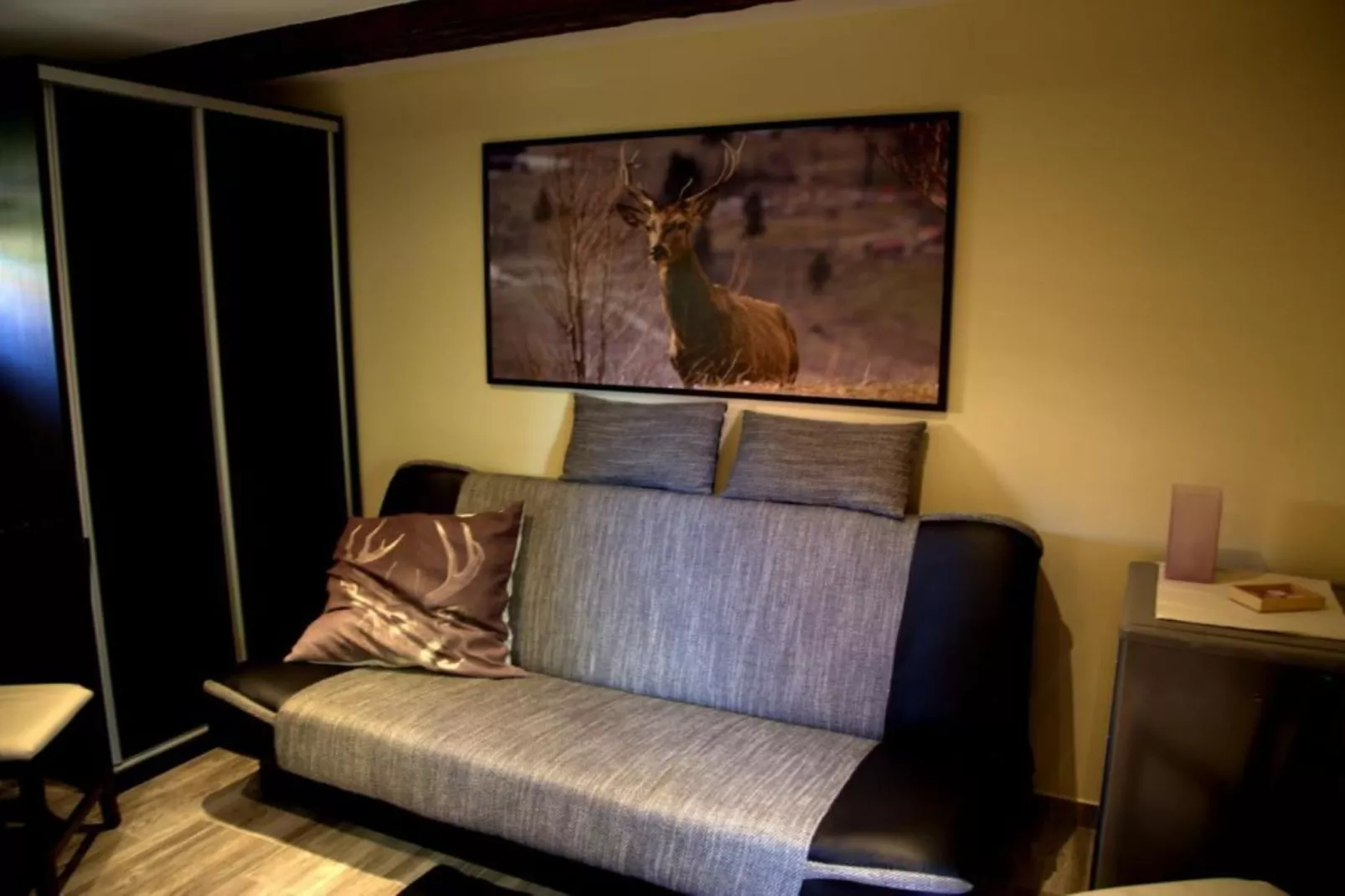 Brezova Poljana Lodge with Sauna and Hot-Tub - Five Bedroom Holiday Home