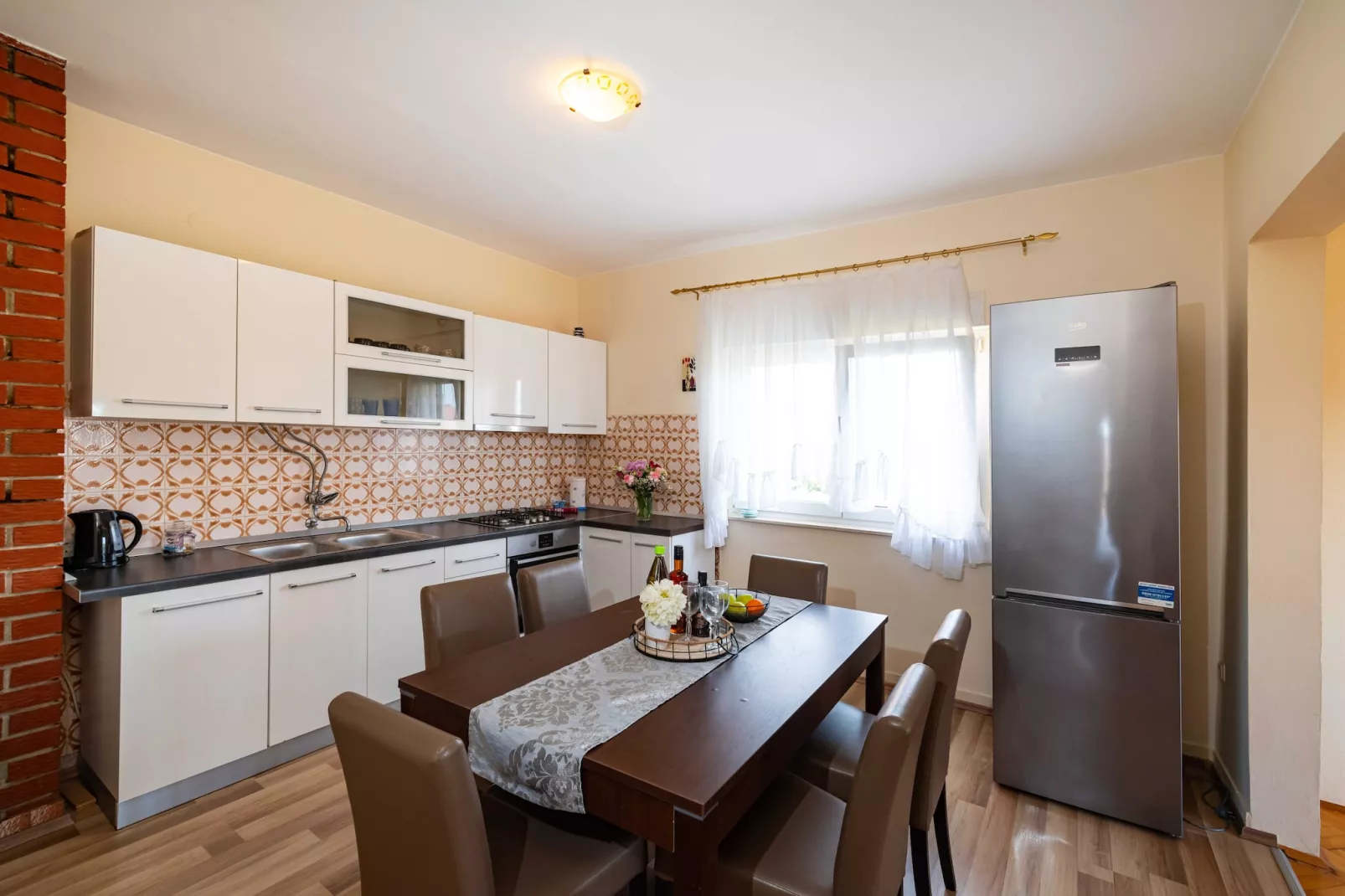 Sea view apartment Nika