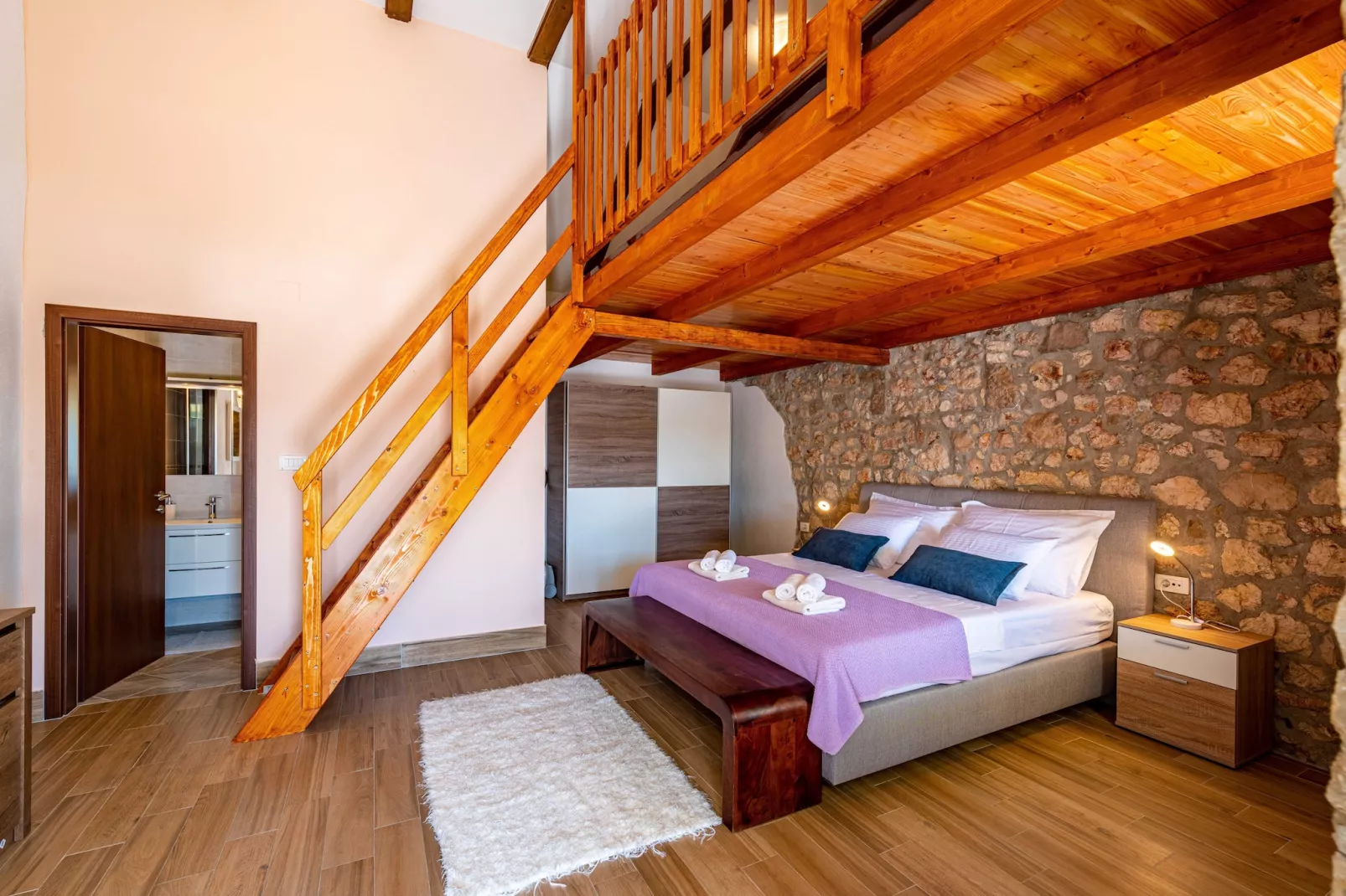 Authentic stone house Momo