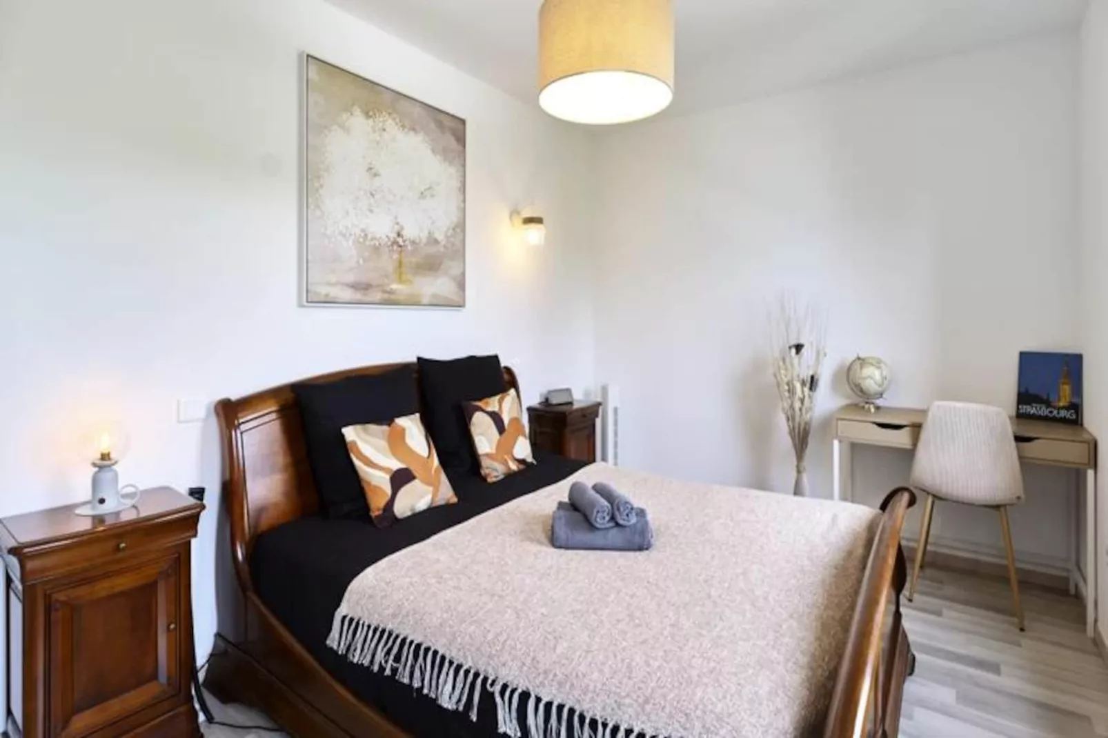 Dans Les &eacute;toiles - 2 Chambres Proche Centre Ville Avec Parking Inclus