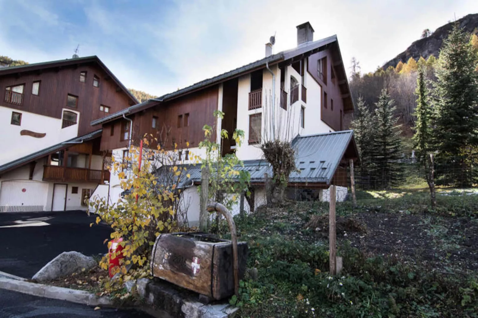 Chalet De Tigny Clematite