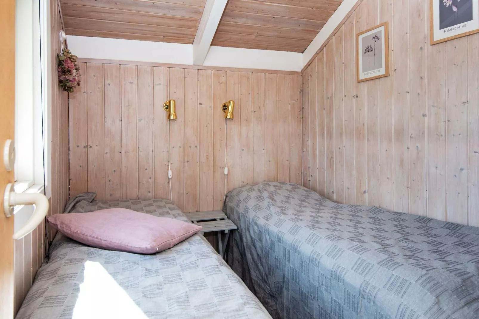 Secluded Harbor Cottage-By Traum-Indoor