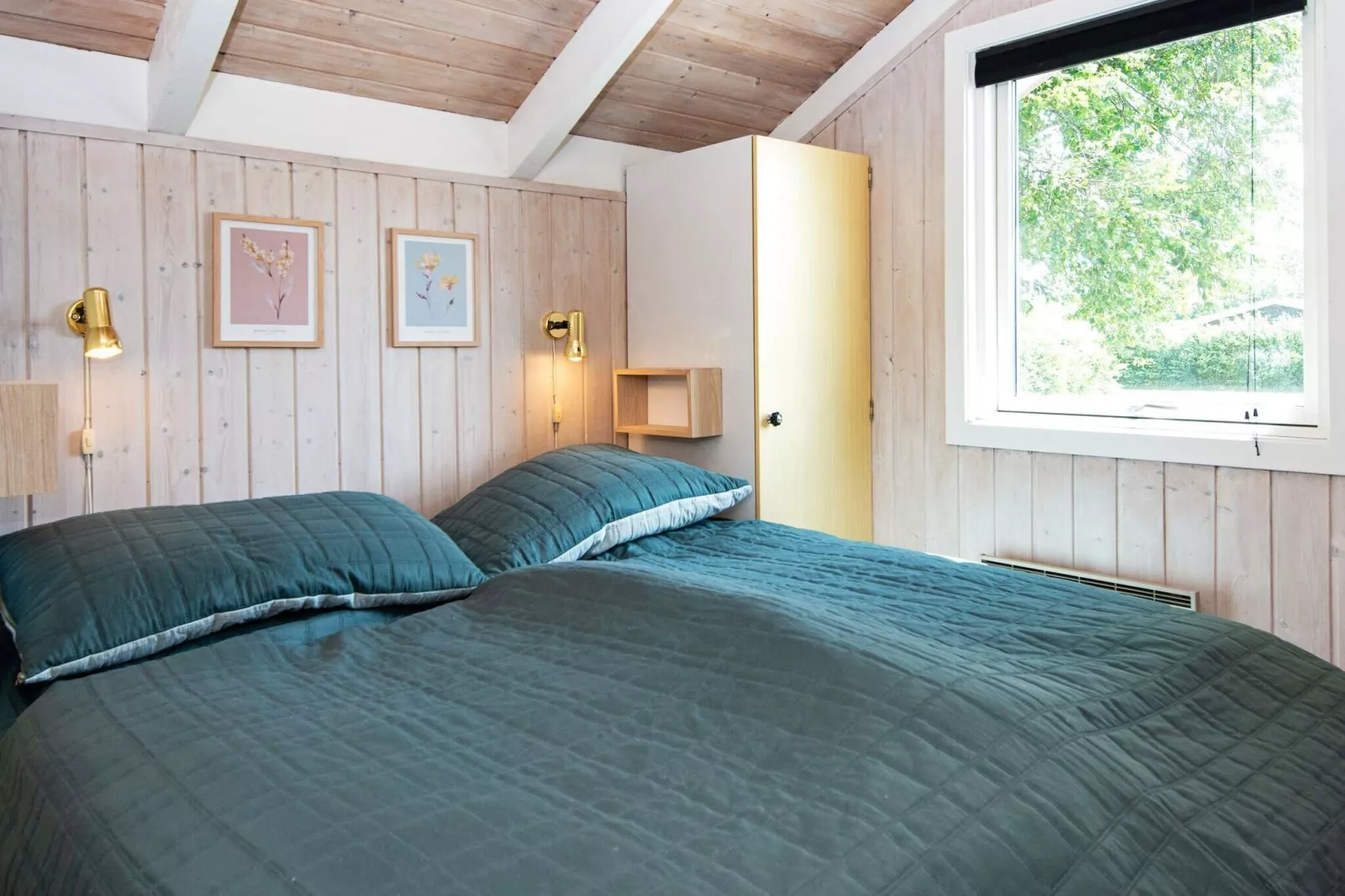 Secluded Harbor Cottage-By Traum-Indoor