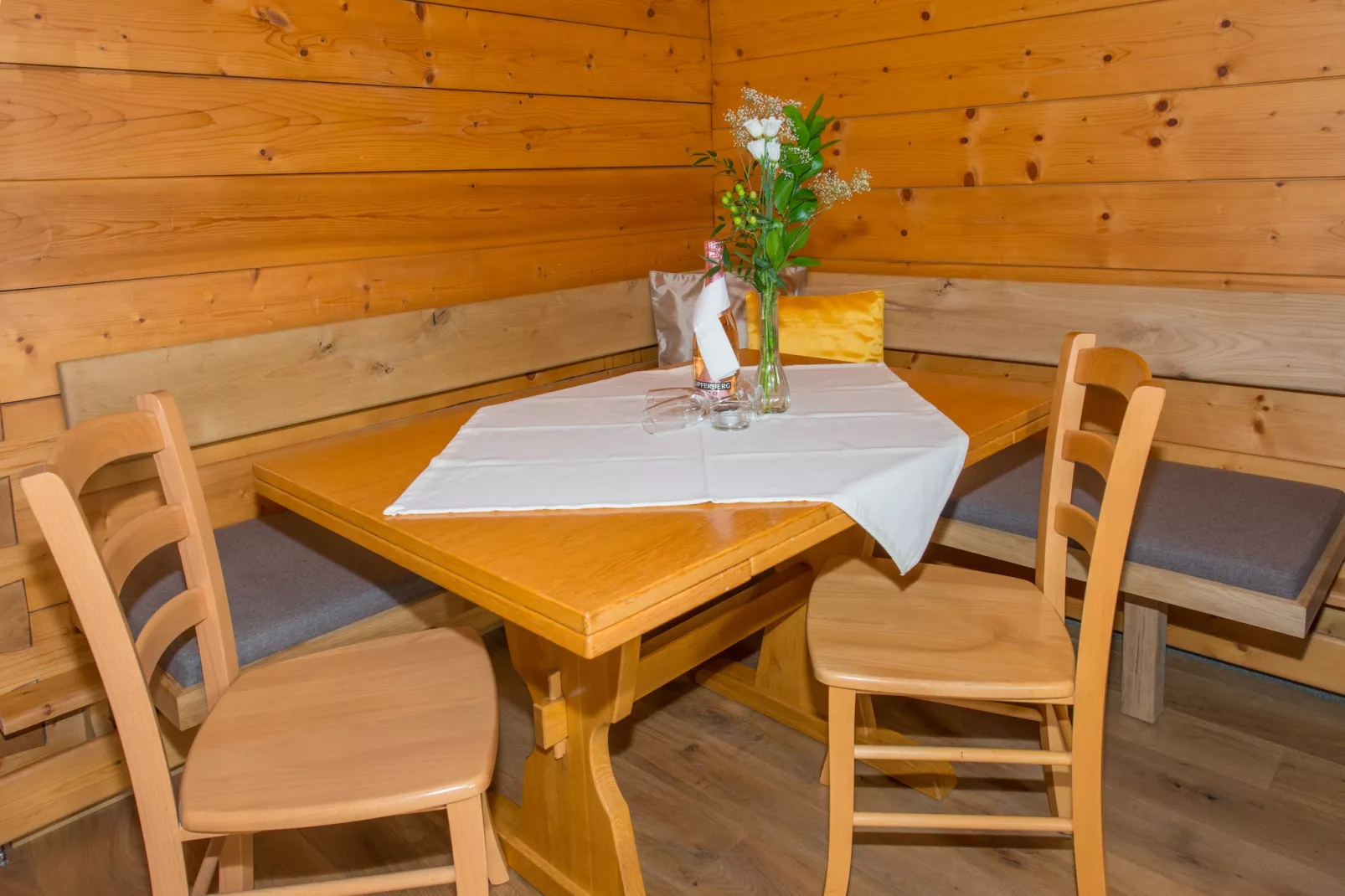 Appartment Holzblockhaus-Dining room