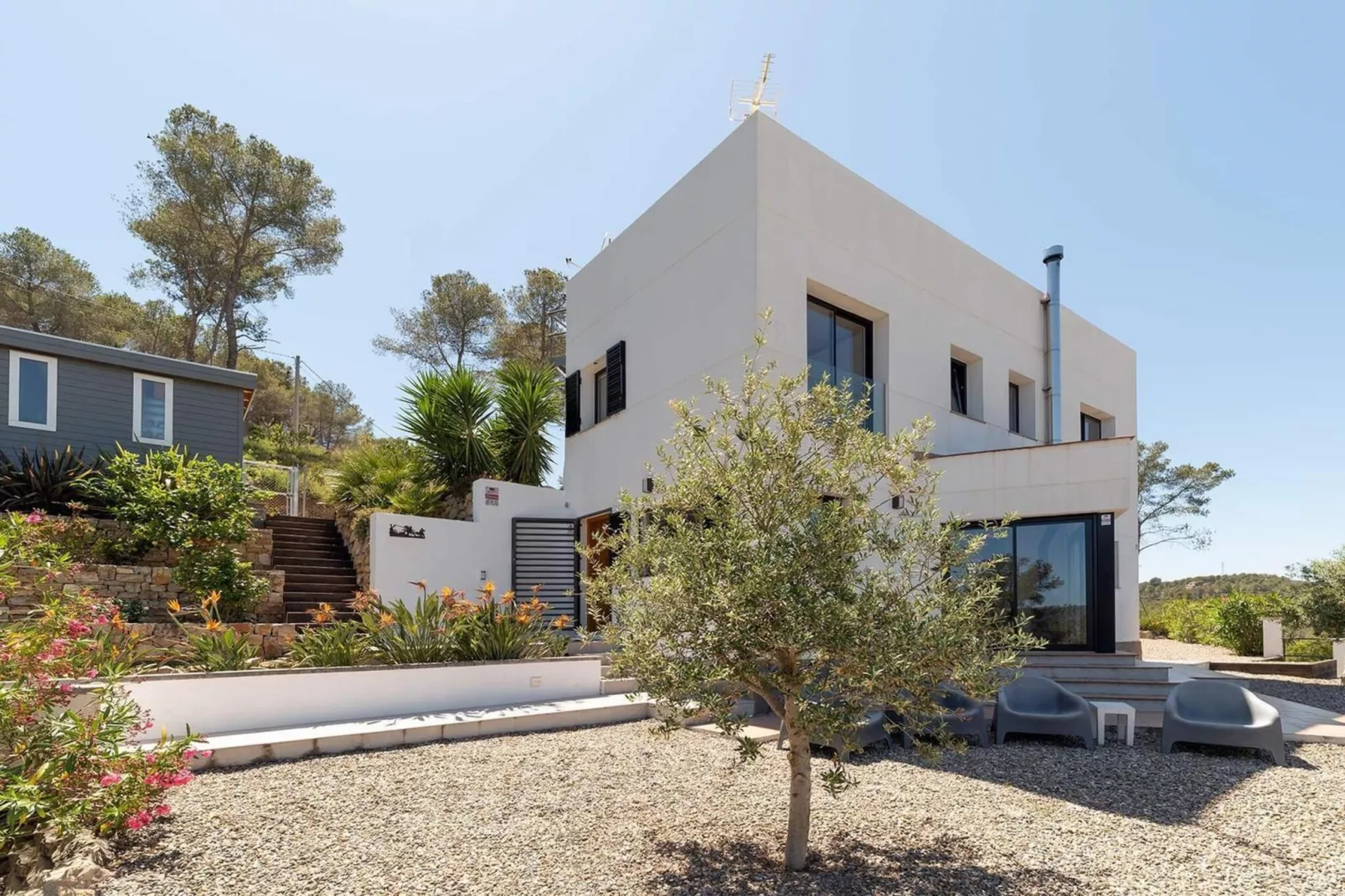 House Olivella-Exterior in summer