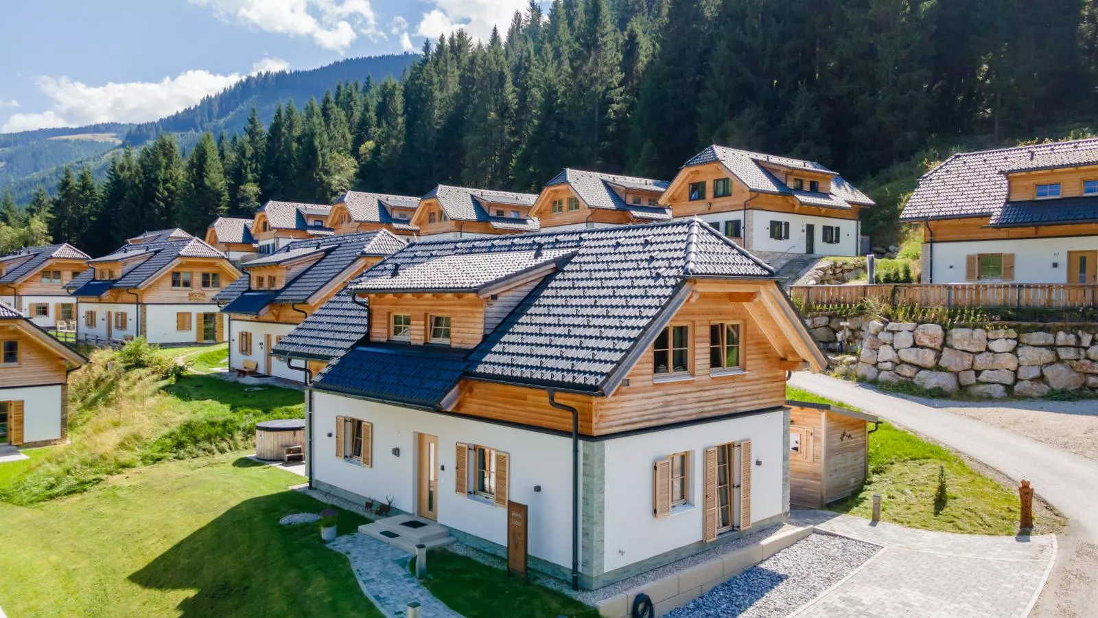 Haus Liene-Exterior in summer