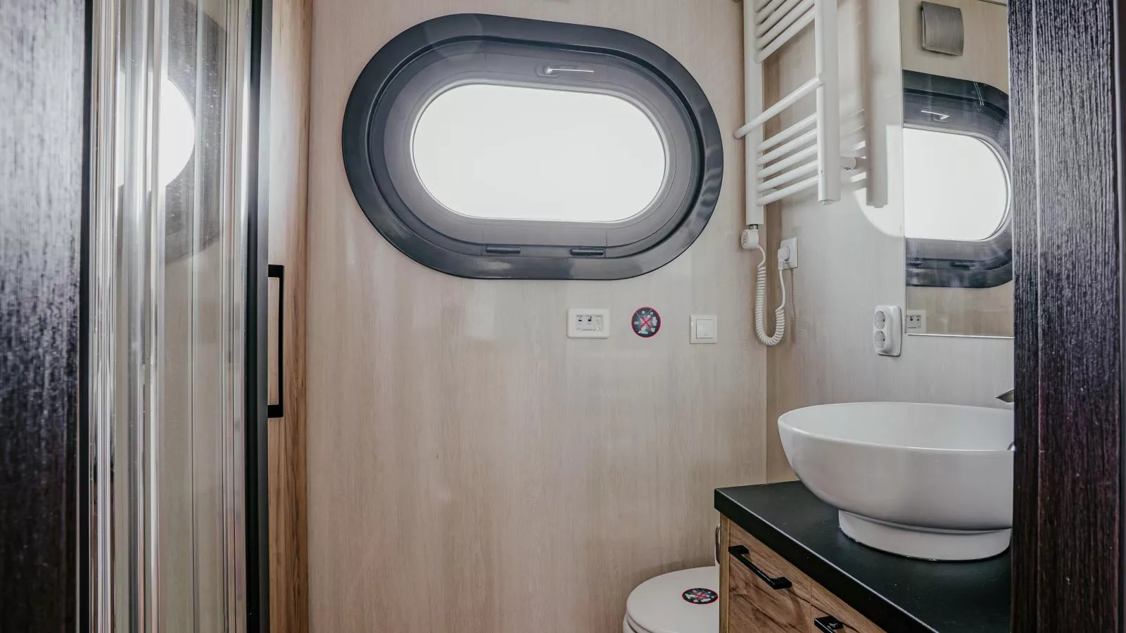 Tiny Houseboat De Woudaap - I-Bathroom