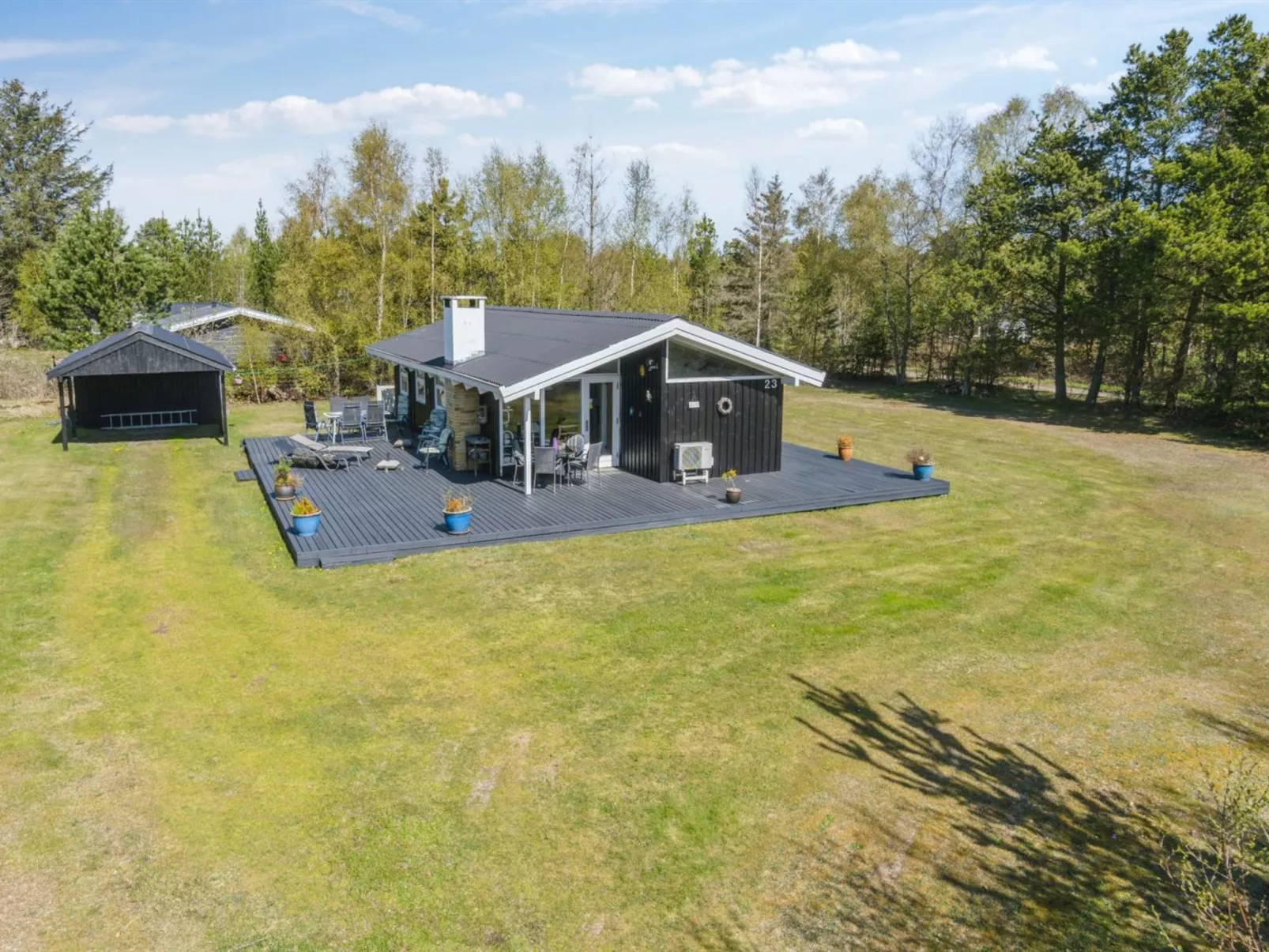 "Alvine" - 475m from the sea