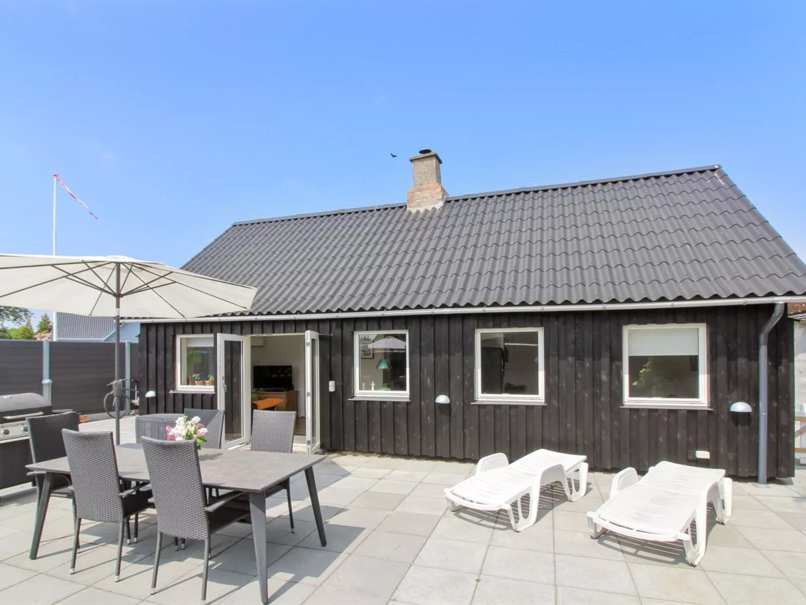 "Brawith" - 250m from the sea