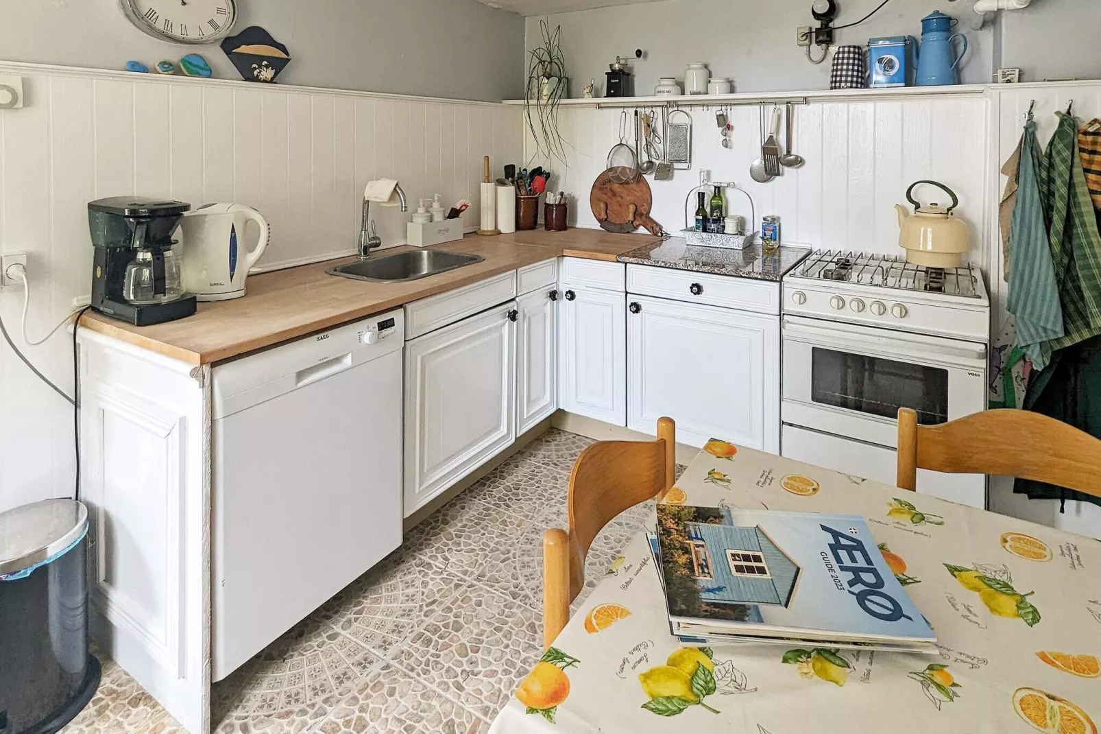 6 person holiday home in Søby Ærø-By Traum-Indoor