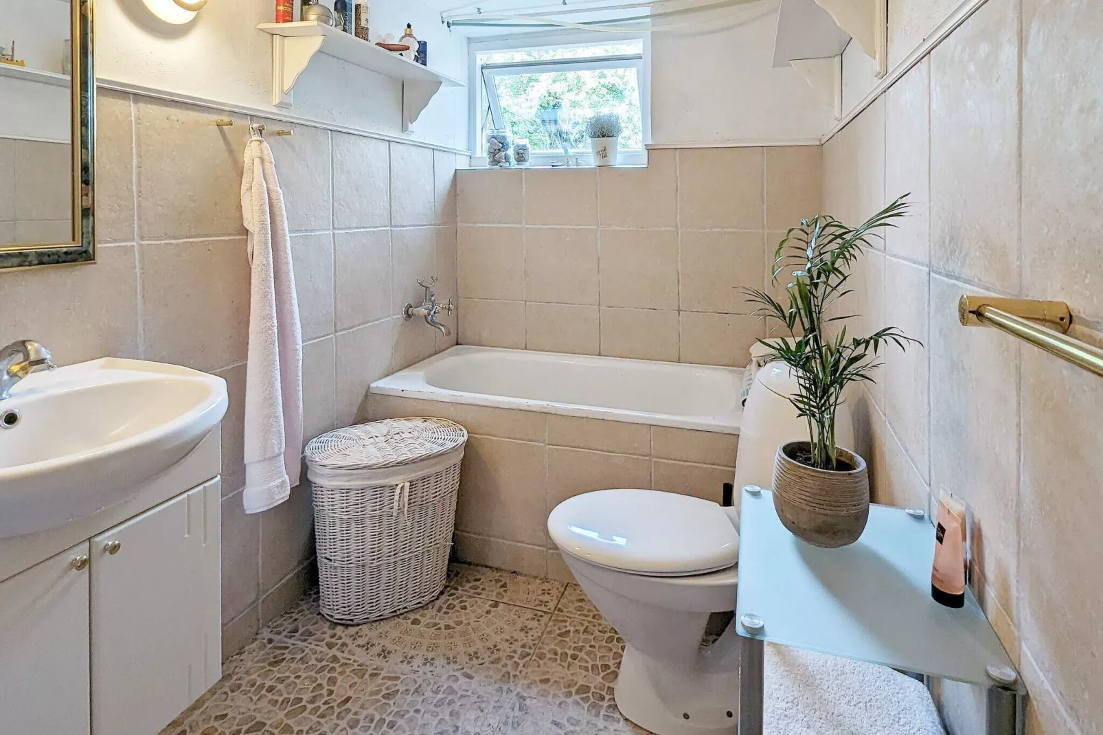 6 person holiday home in Søby Ærø-By Traum-Indoor