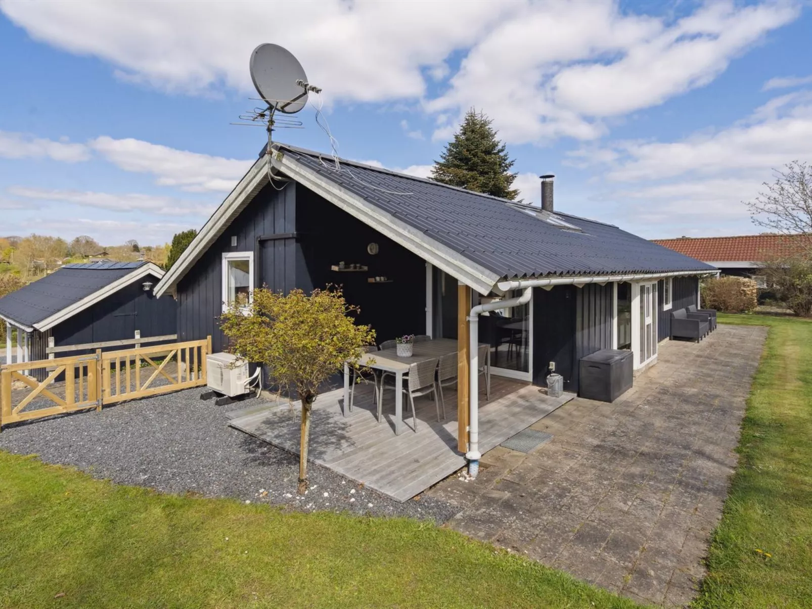 "Petrus" - 750m from the sea-Draußen