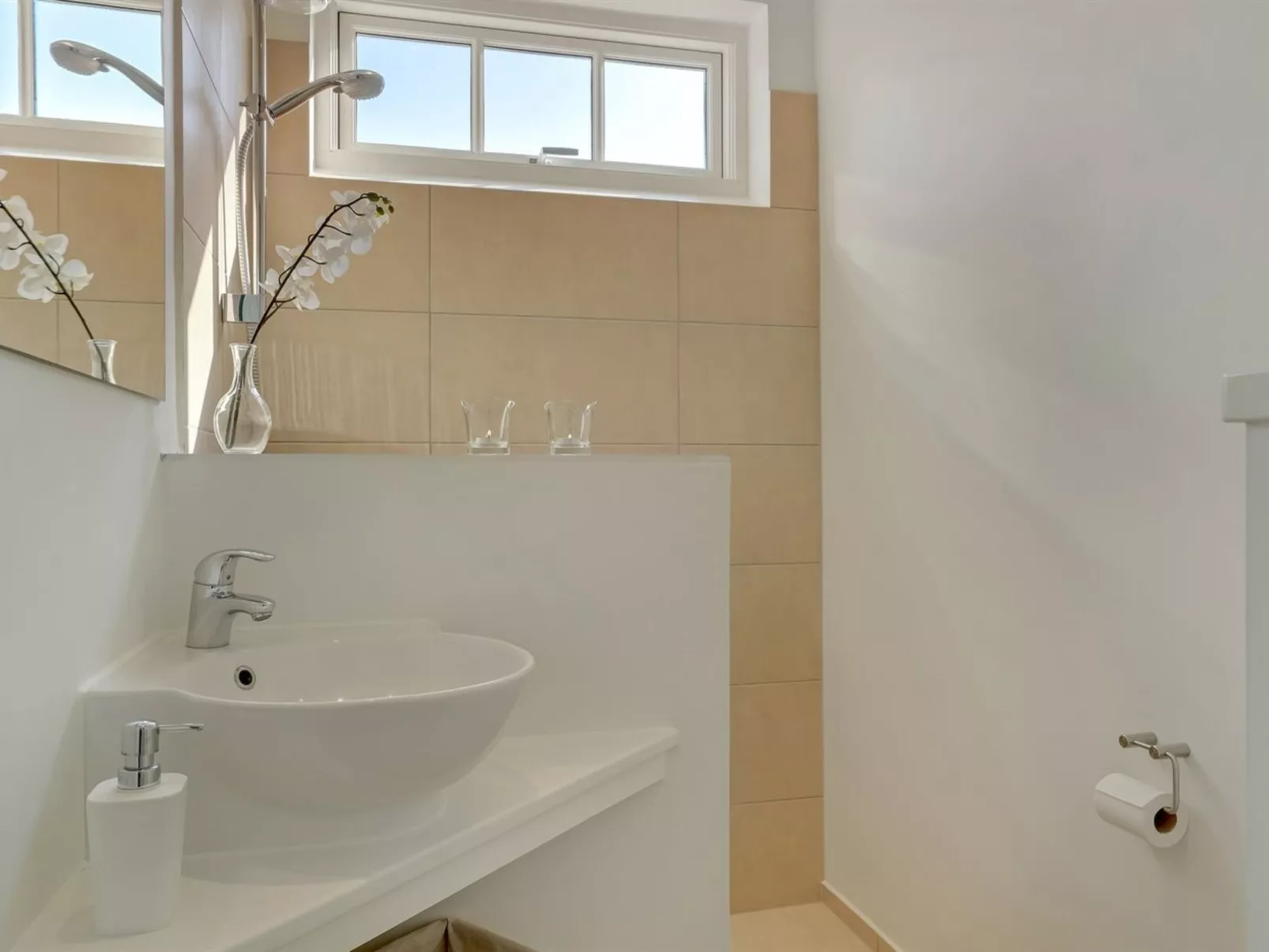 "Janes" - 400m from the sea