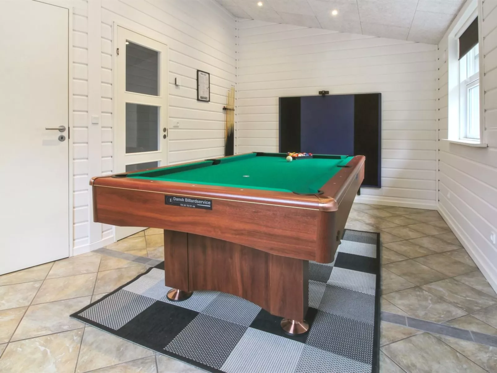 "Nael" - 1.6km from the sea