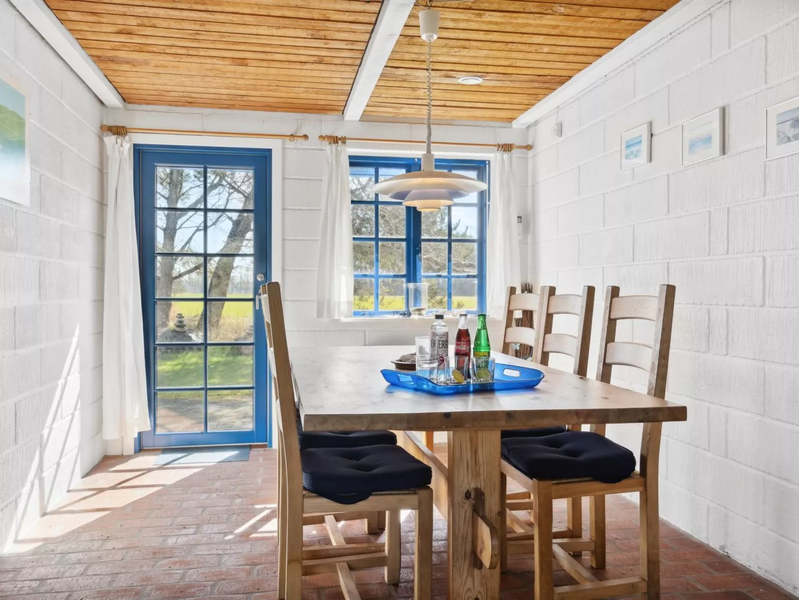 "Ema" - 5km from the sea-Drinnen