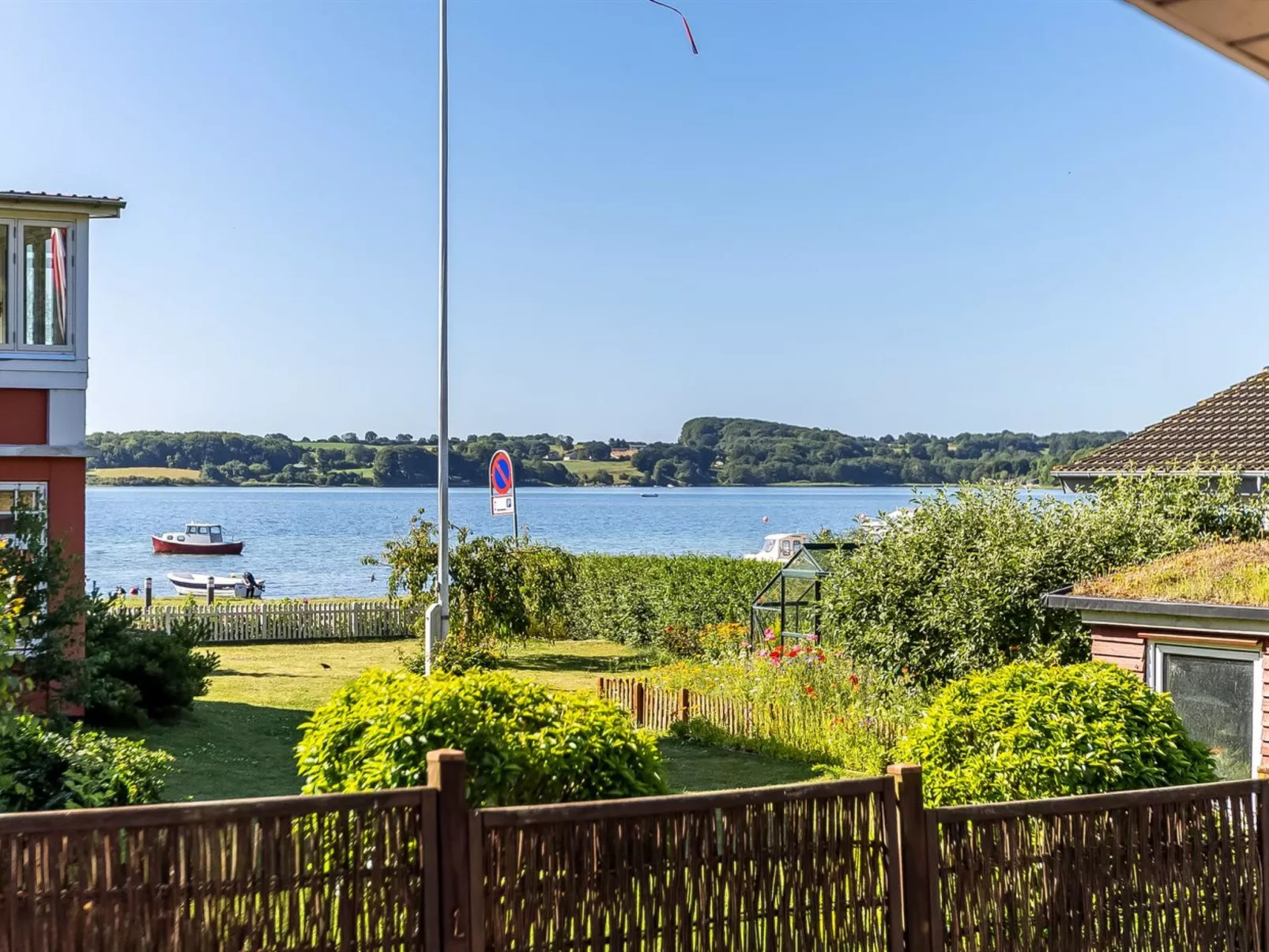 "Star" - 100m from the sea