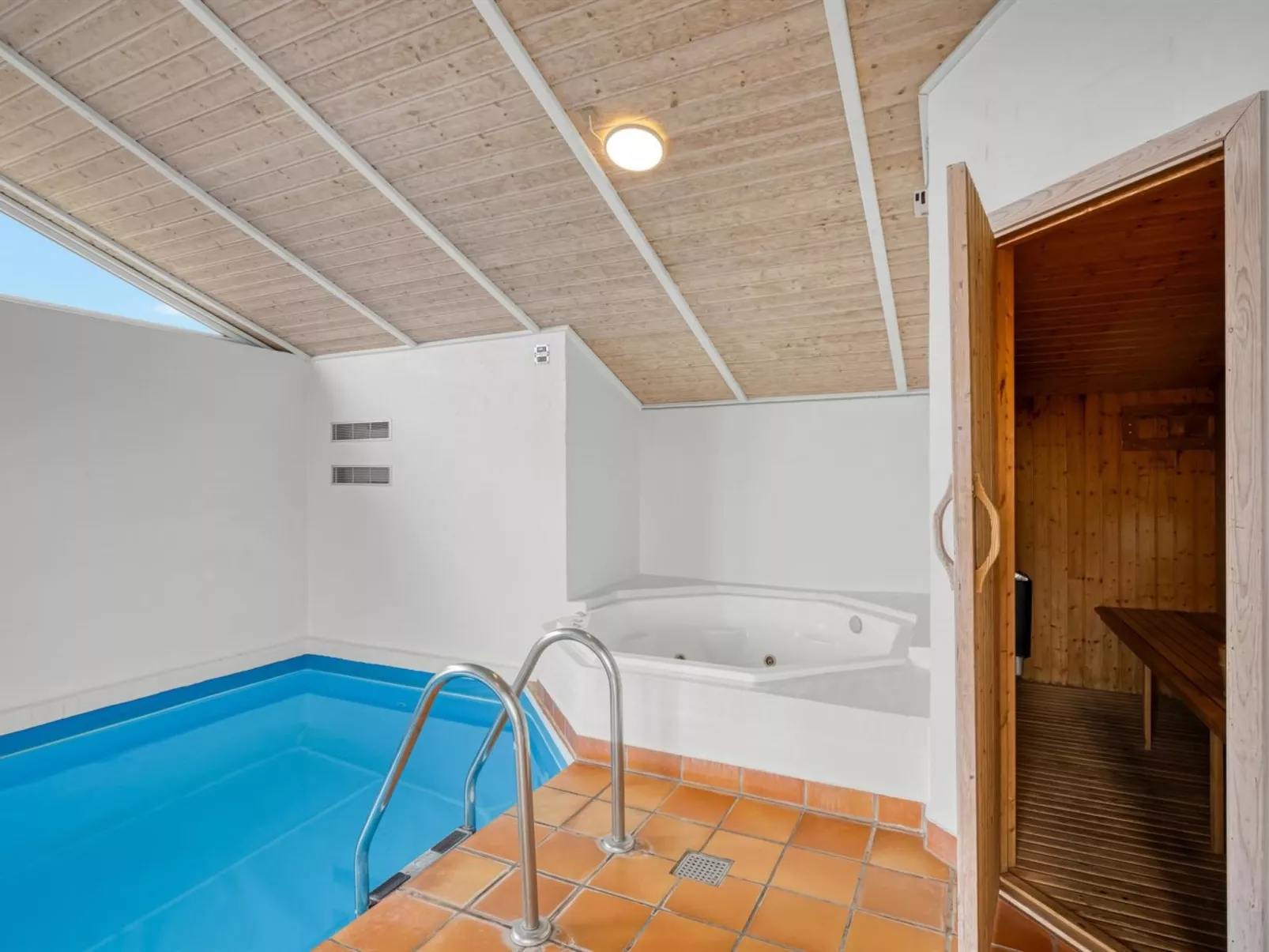 "Petkana" - 700m from the sea-Dehors