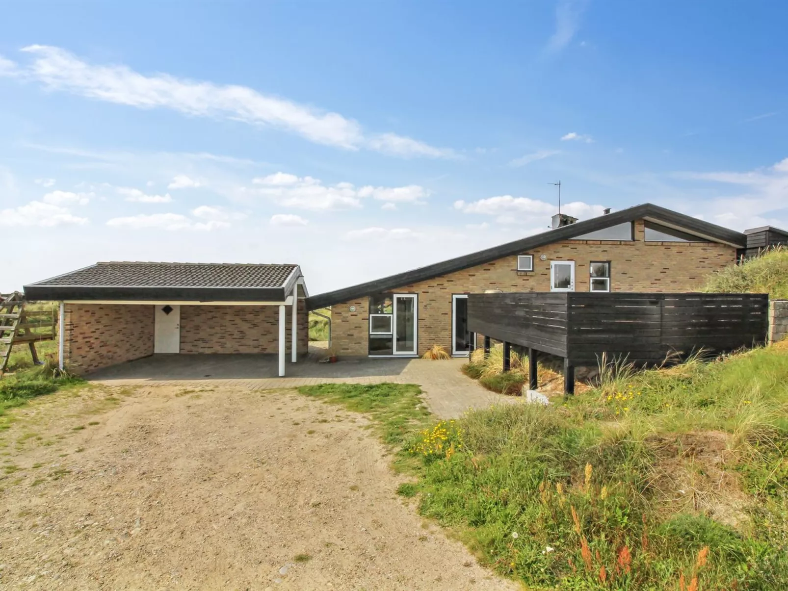 "Judeth" - 300m from the sea