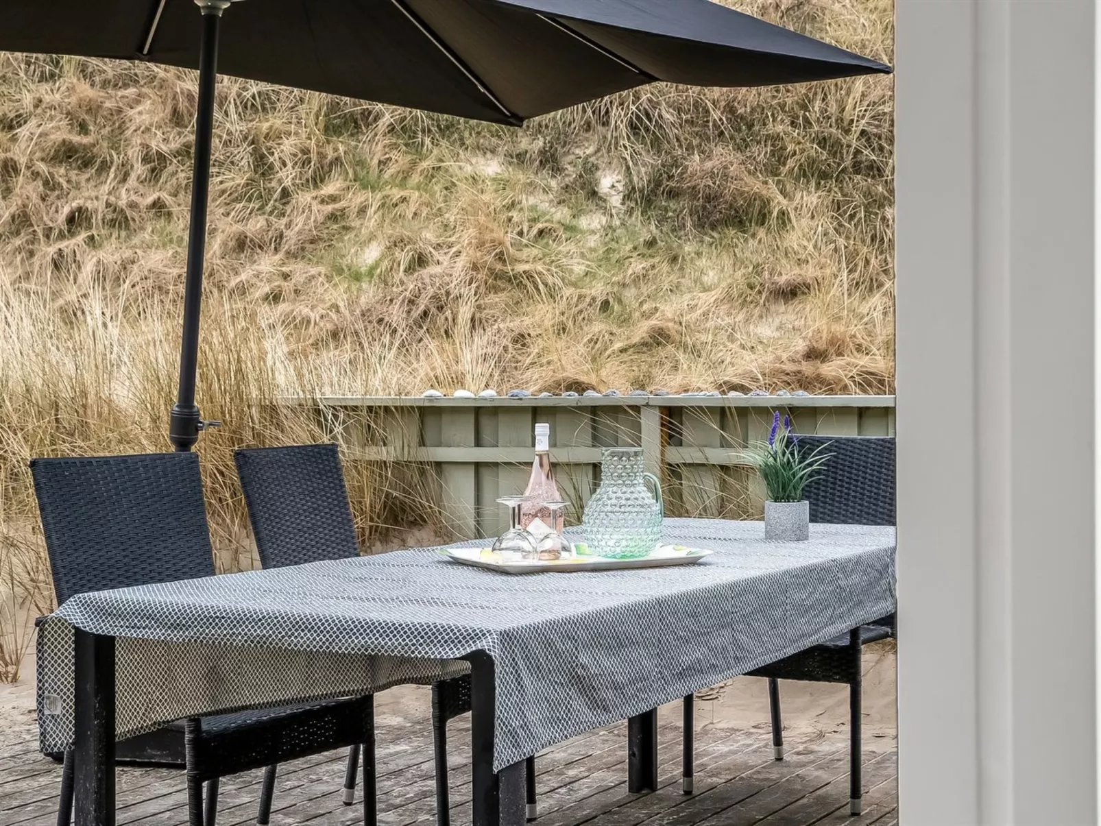 "Erwith" - 50m from the sea