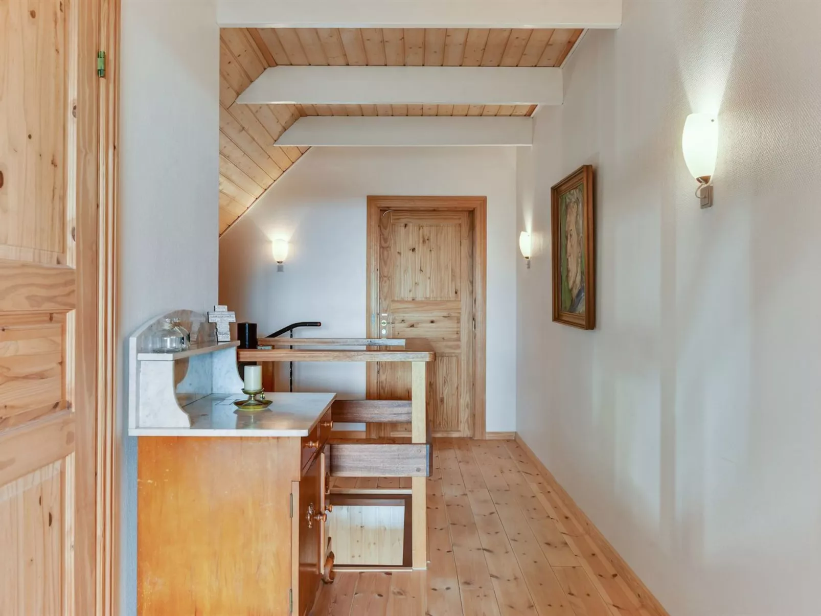 "Iiro" - 2.5km from the sea-Inside